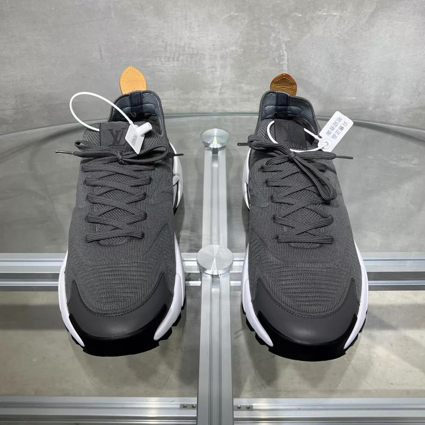 Louis Vuitton Gray Lowtop Sneakers Size 9 Size US 9 / EU 42 - 1 Thumbnail