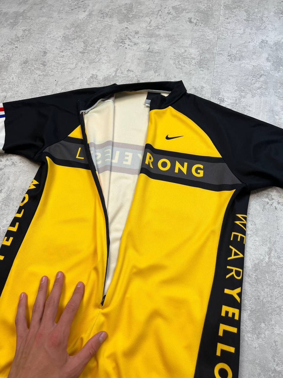 Nike Vintage Nike Livestrong Cycling Jersey Size US XL / EU 56 / 4 - 10 Thumbnail