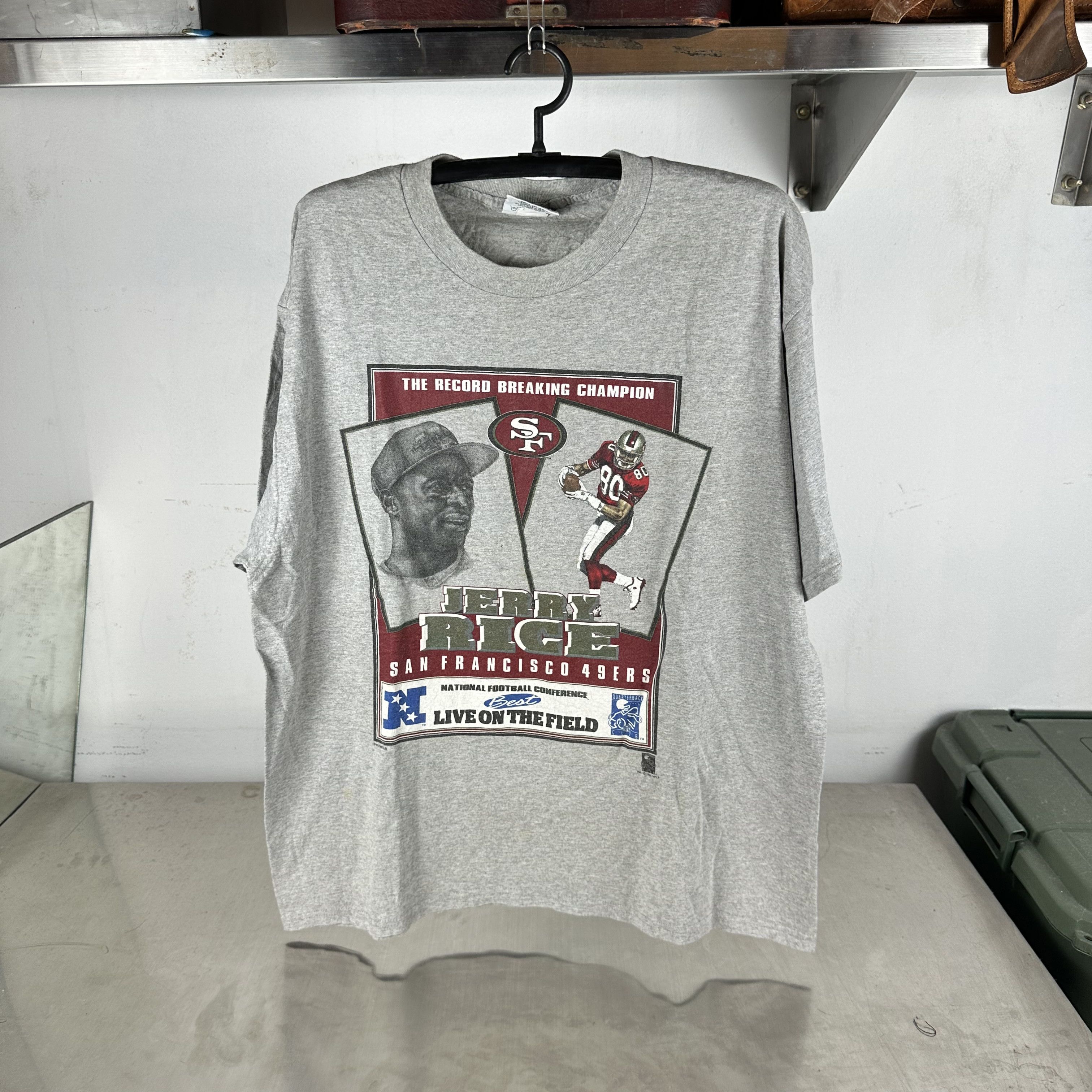 Vintage ​​​​Jerry Rice San Francisco 49ers NFL Record Champion Tee Size US XL / EU 56 / 4 - 1 Thumbnail