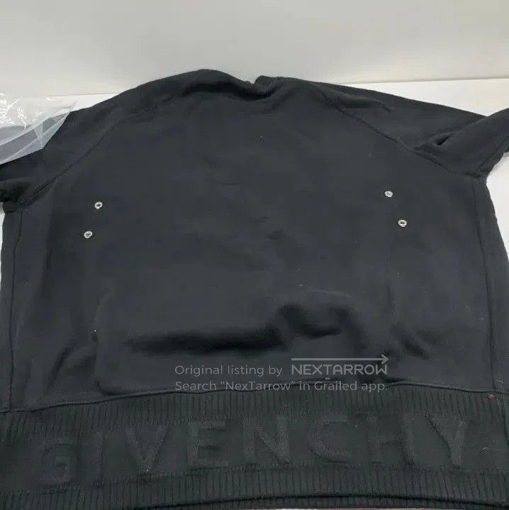 Givenchy Givenchy FW21 Loose Logo Zip Metal Detail Sweatshirt. Size US XS / EU 42 / 0 - 9 Thumbnail