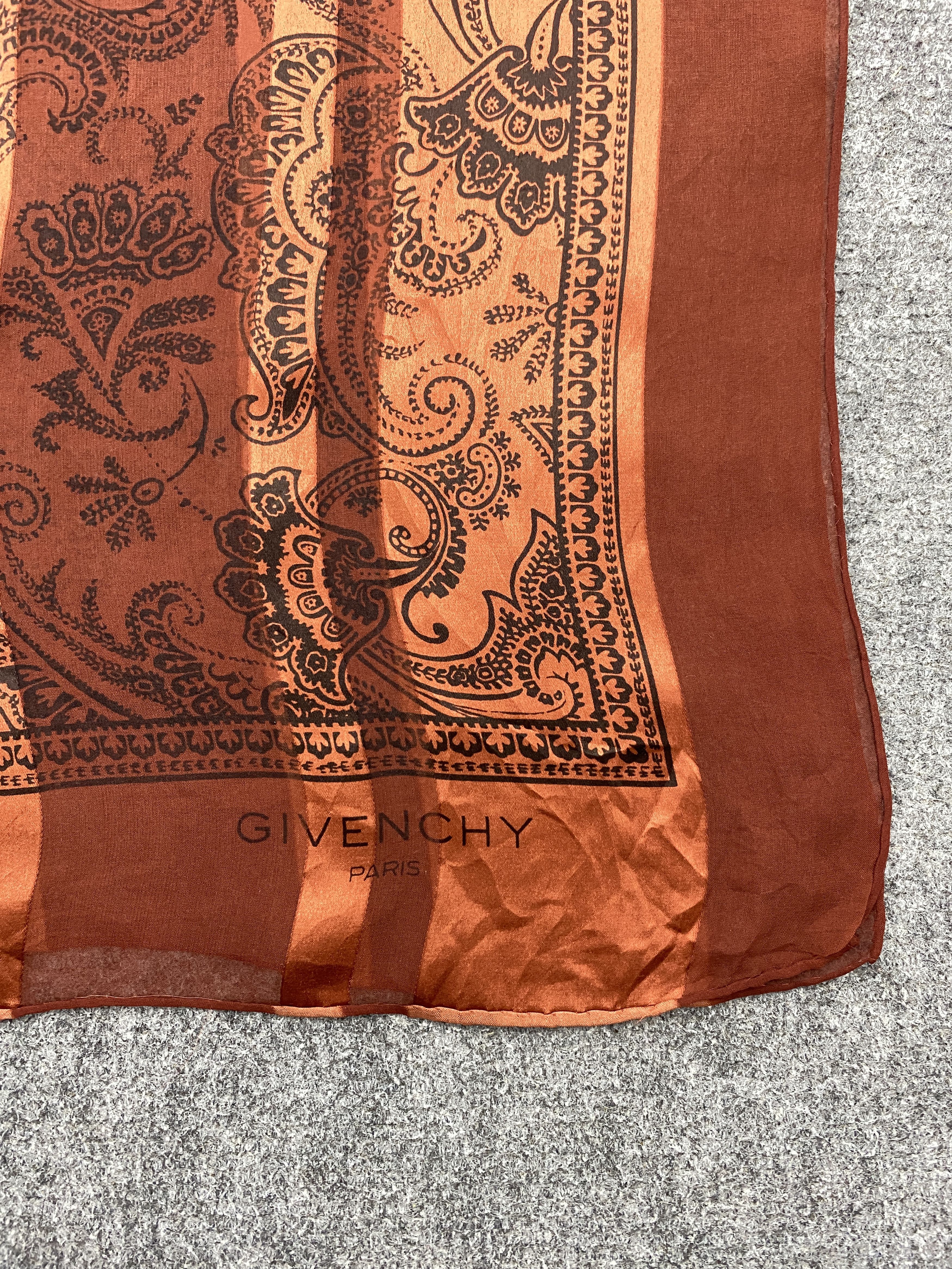 Givenchy × Vintage Givenchy Silk Scarf / Foulard / Silk Shawl SN0010 Size ONE SIZE - 4 Thumbnail