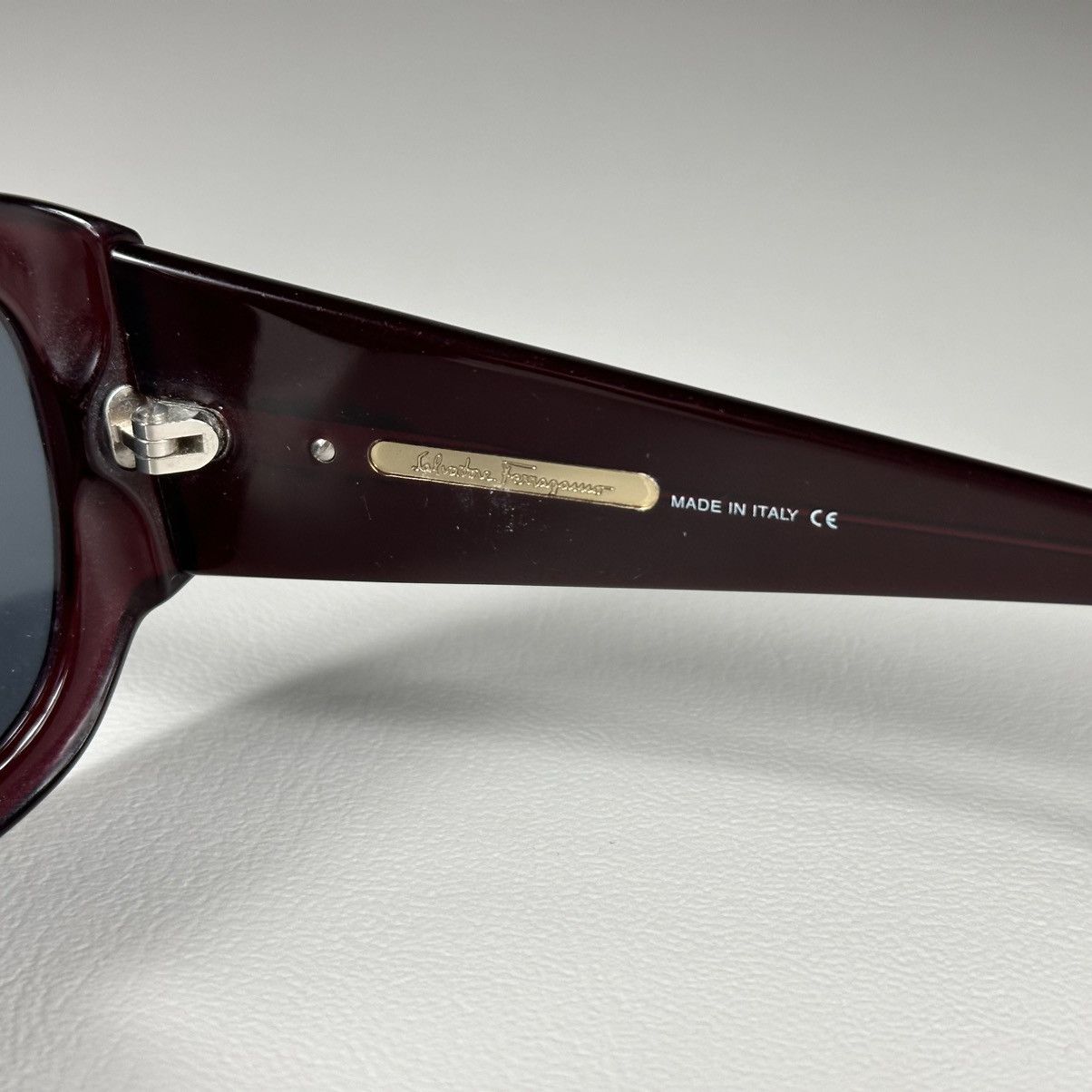 Salvatore Ferragamo Salvatore Ferragamo Burgundy Squared Sunglasses Size ONE SIZE - 5 Thumbnail