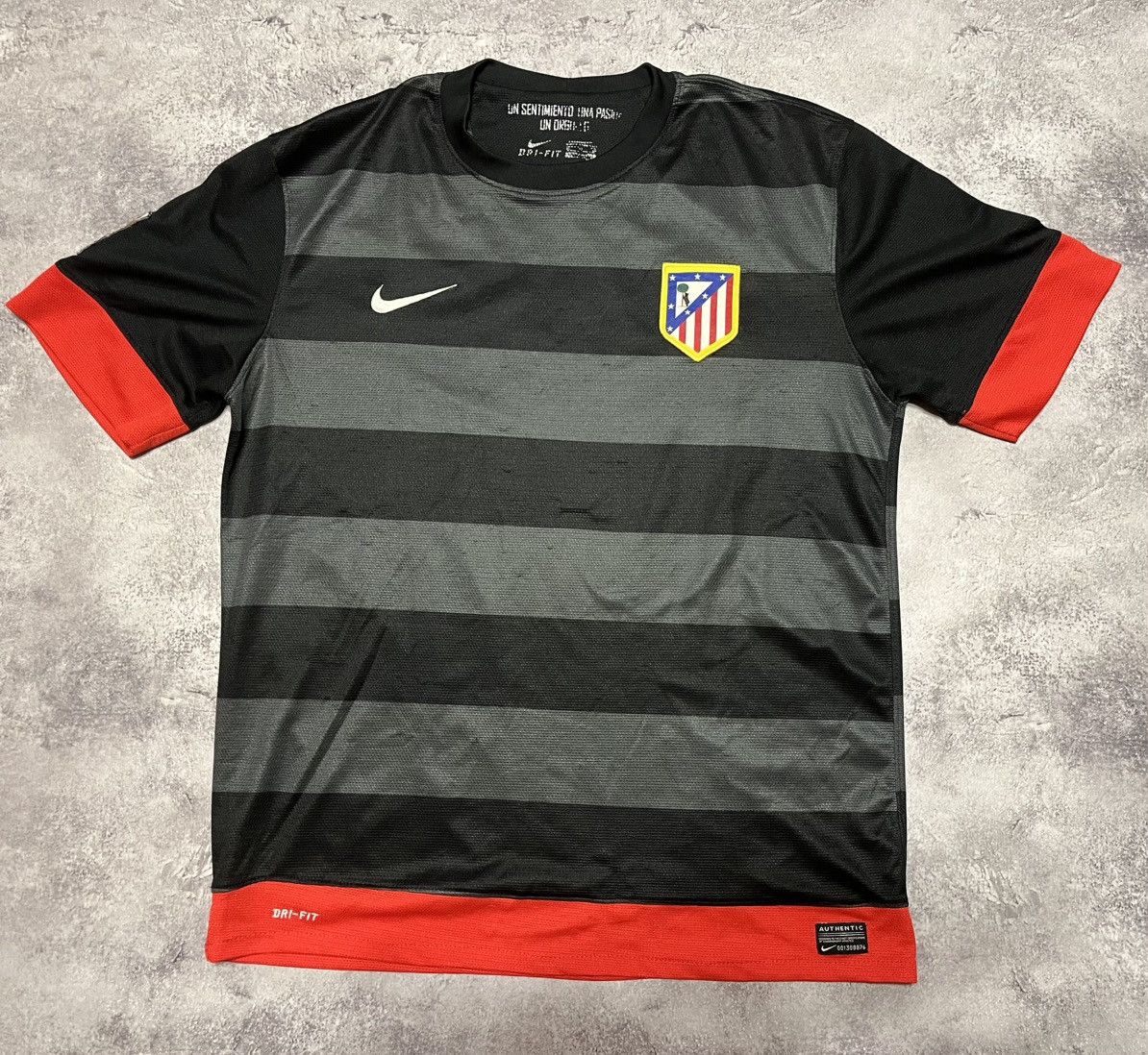 Nike Nike Atletico Madrid 2012/2013 soccer jersey Size US XL / EU 56 / 4 - 1 Thumbnail