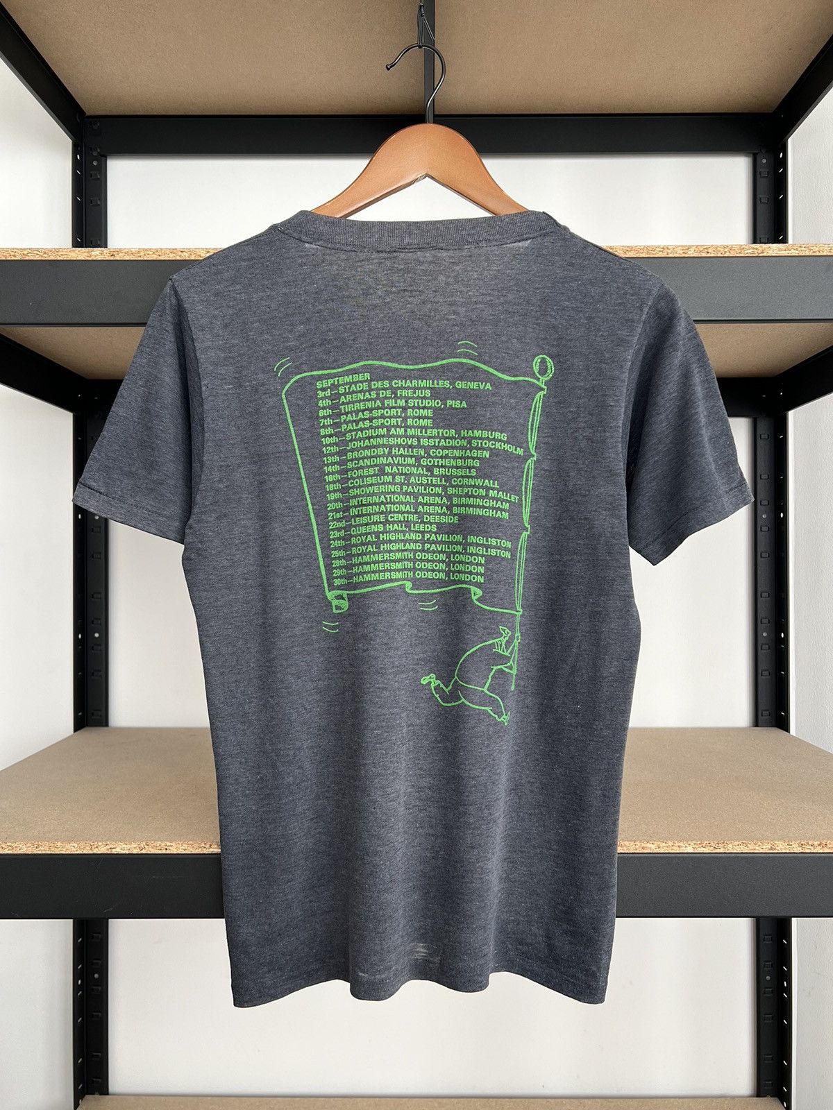 Band Tees Vintage 1982 Genesis in Concert Phil Collins 80s T-shirt Size US S / EU 44-46 / 1 - 2 Thumbnail