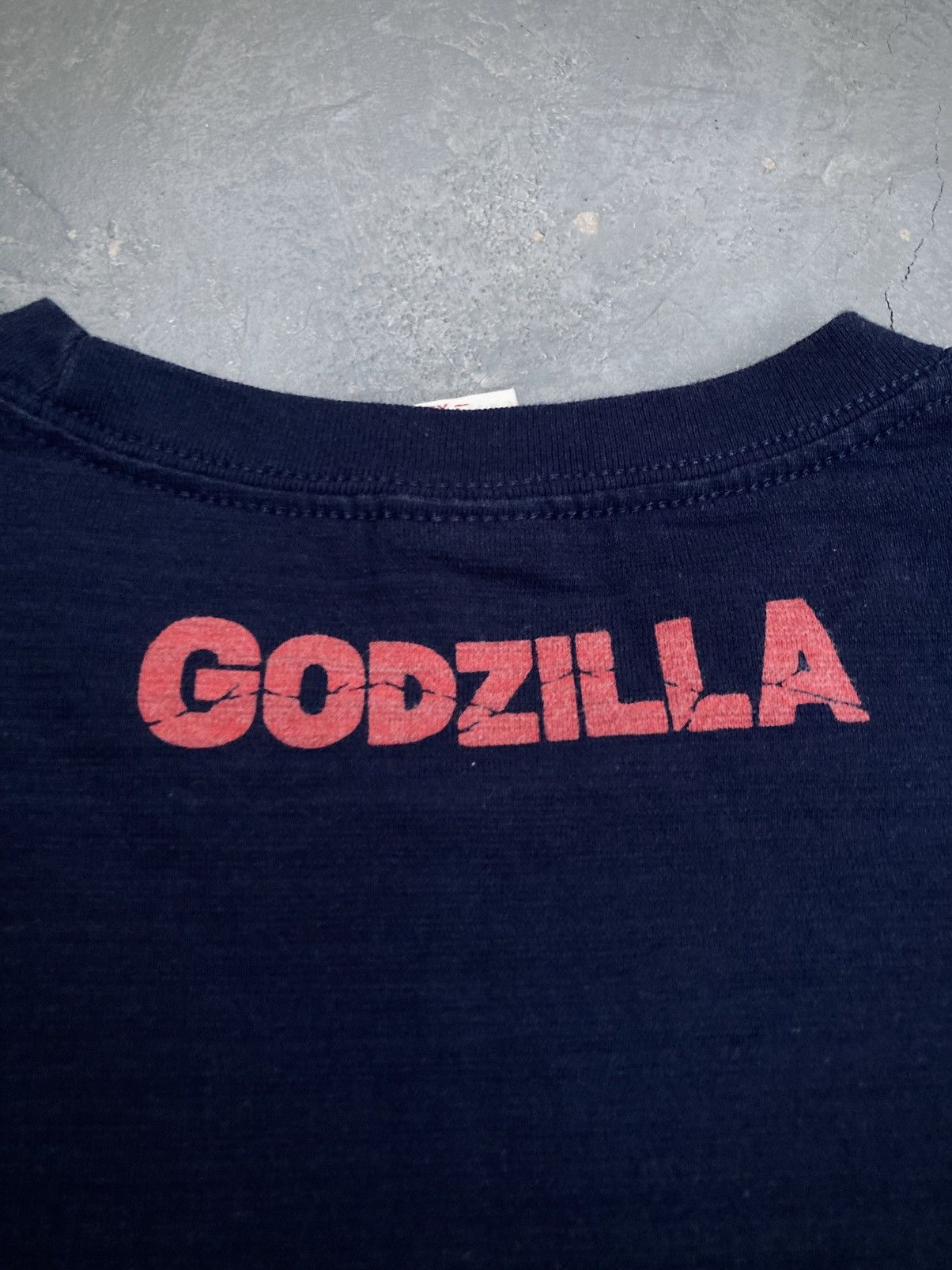 Japanese Brand × Vintage Vintage 2000s Godzilla Tee Size US M / EU 48-50 / 2 - 11 Thumbnail