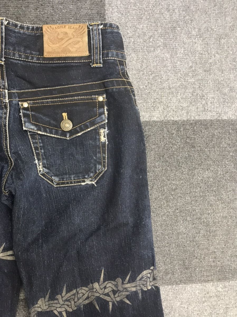 Japanese Brand FRAGILE Japan Barbed Wire Style Flare Bootcut Jeans Size 26" / US 2 / IT 38 - 13 Thumbnail