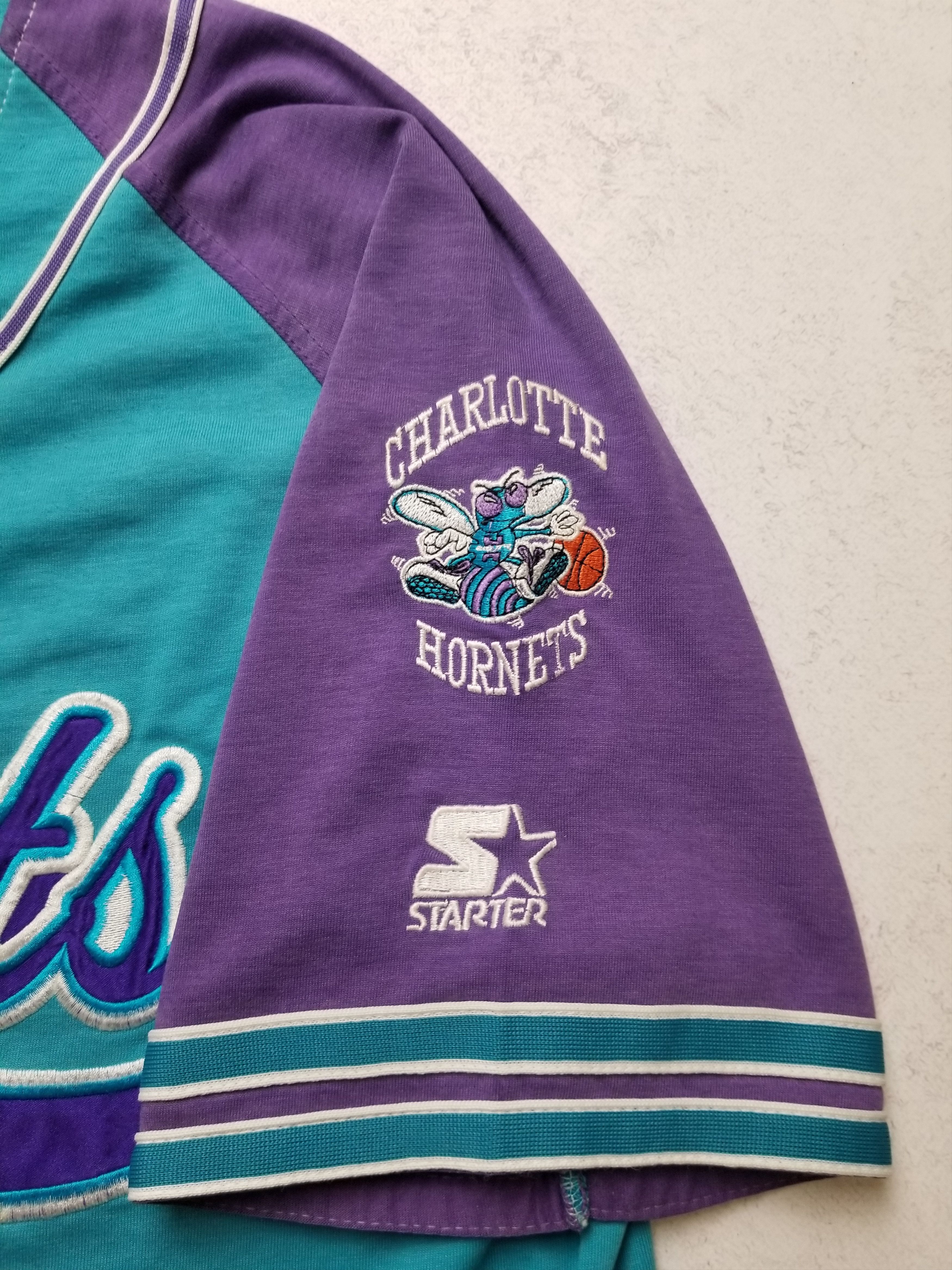 Starter VTG Starter Charlotte Hornets 90s Retro Basketball Jersey Size US L / EU 52-54 / 3 - 7 Thumbnail