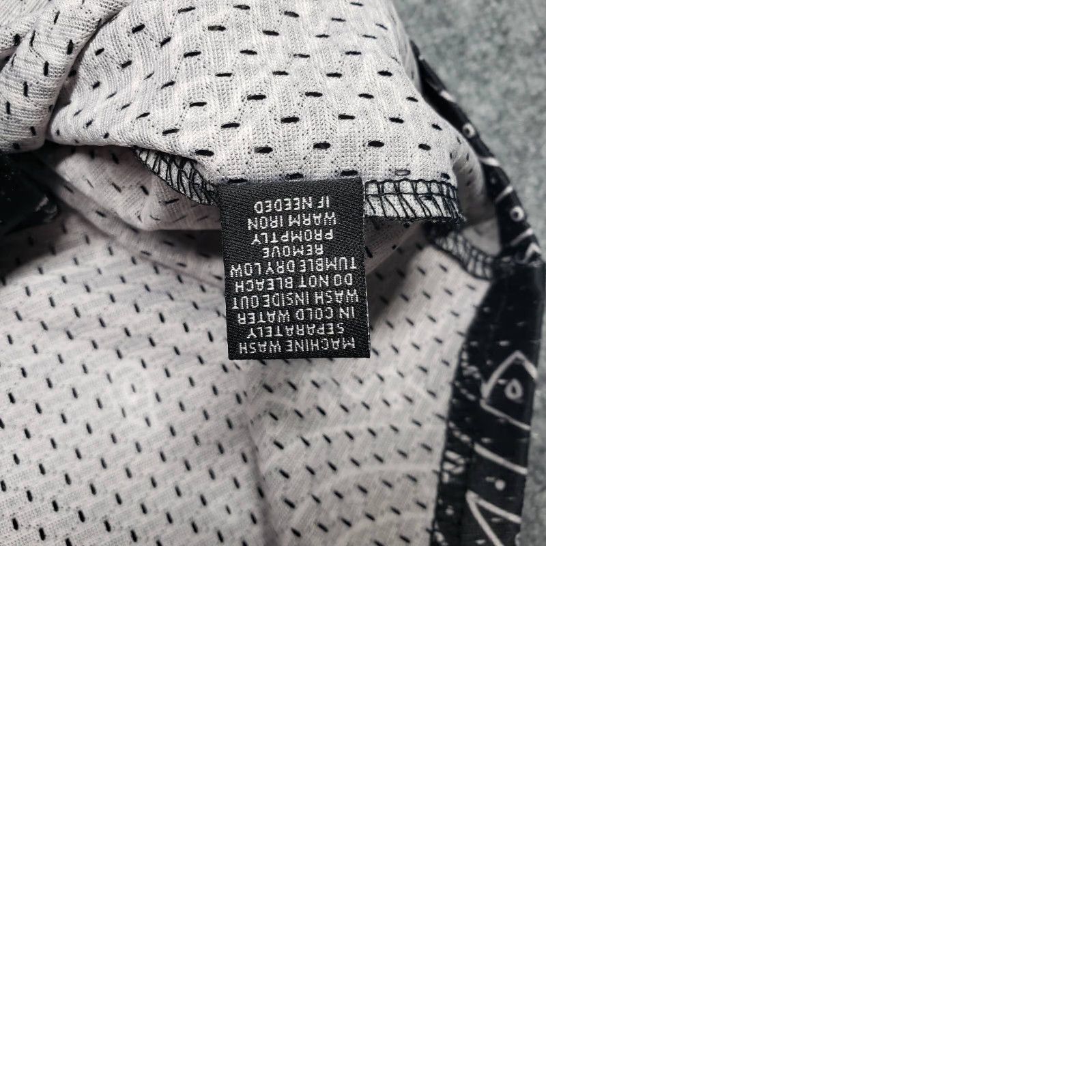 Vintage Rue21 Jersey Shirt Mens S Black Paisley Short Sleeve Button Up Collarless New Size US S / EU 44-46 / 1 - 9 Thumbnail