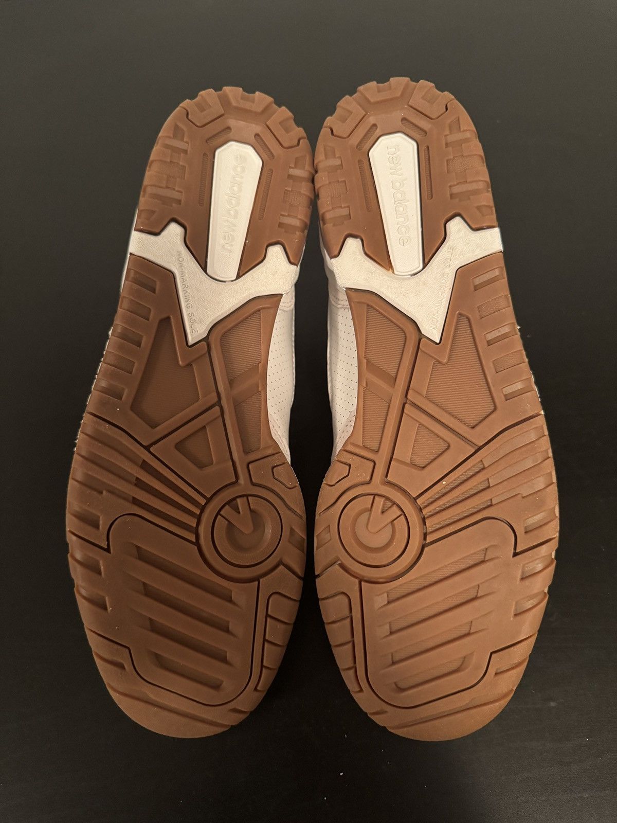 New Balance NEW BALANCE 550 WHITE GUM Size US 9 / EU 42 - 5 Thumbnail