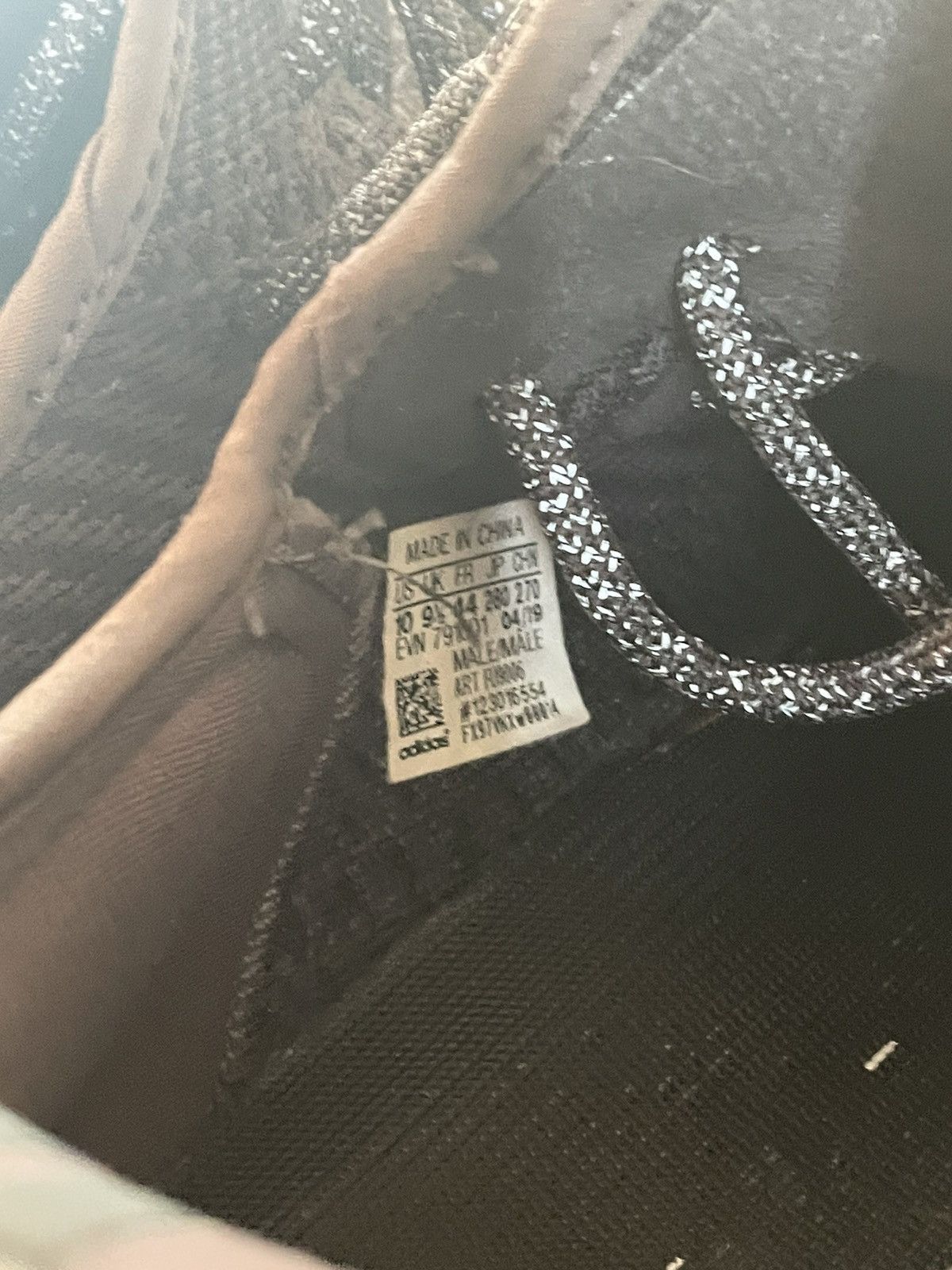 Adidas Yeezy 350 v2 non-reflective Size US 10 / EU 43 - 8 Thumbnail