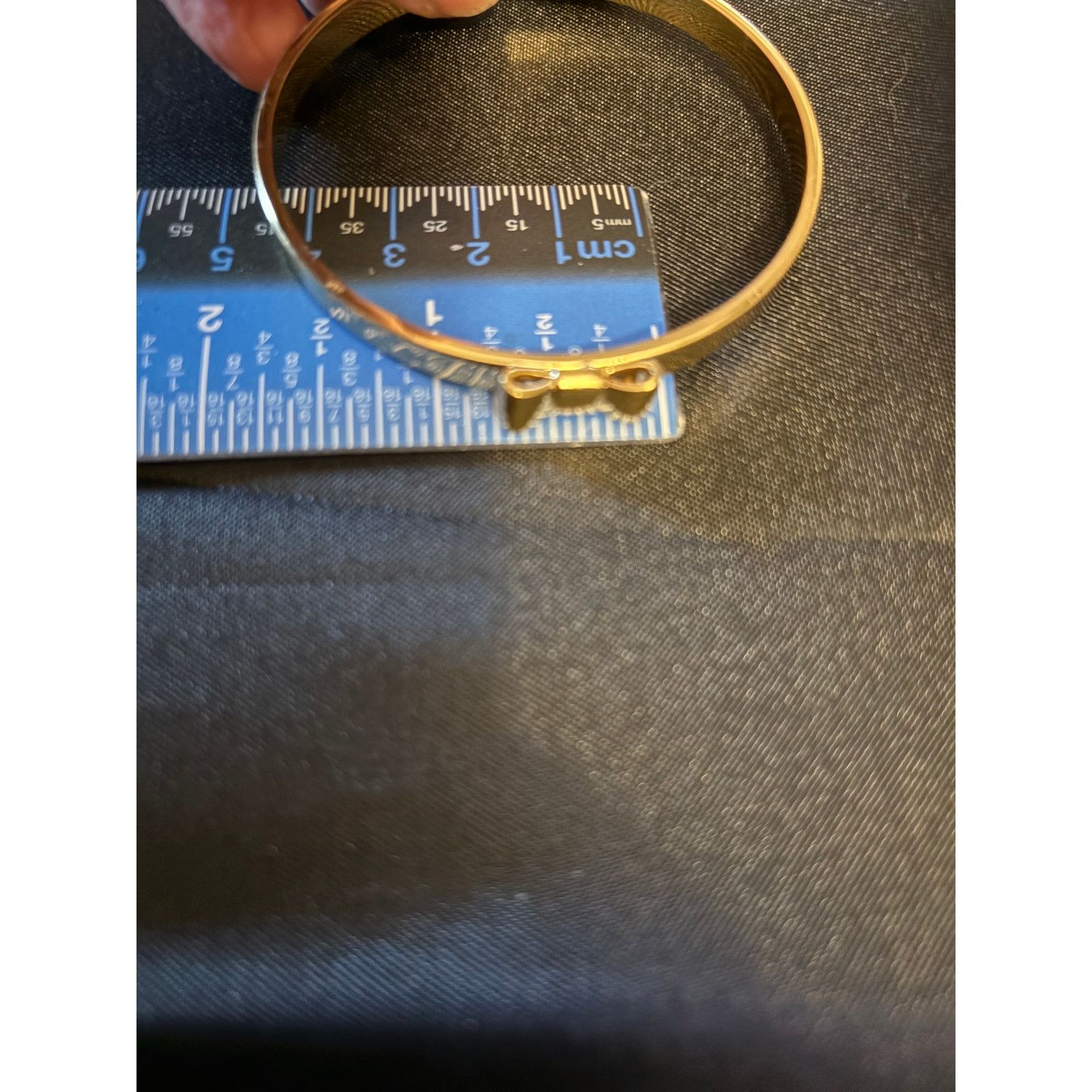 Kate Spade Kate Spade Gold Tone Bow Bangle Size 8 Size ONE SIZE - 9 Thumbnail