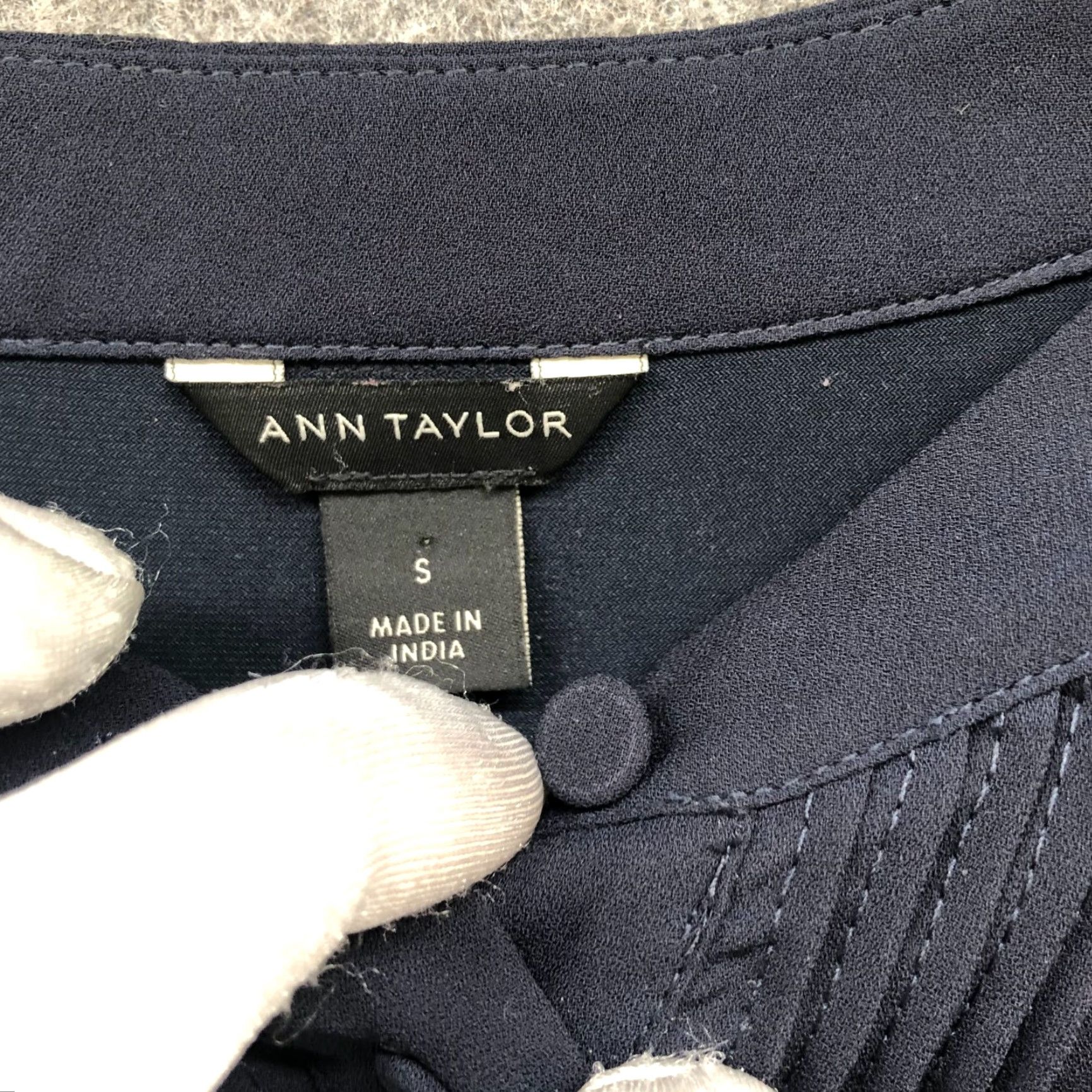 Ann Taylor Ann Taylor Blouse Womens S Navy Blue Chiffon Long Sleeve Button Front Pintuck Pleated Casual Shirt Size S / US 4 / IT 40 - 6 Thumbnail