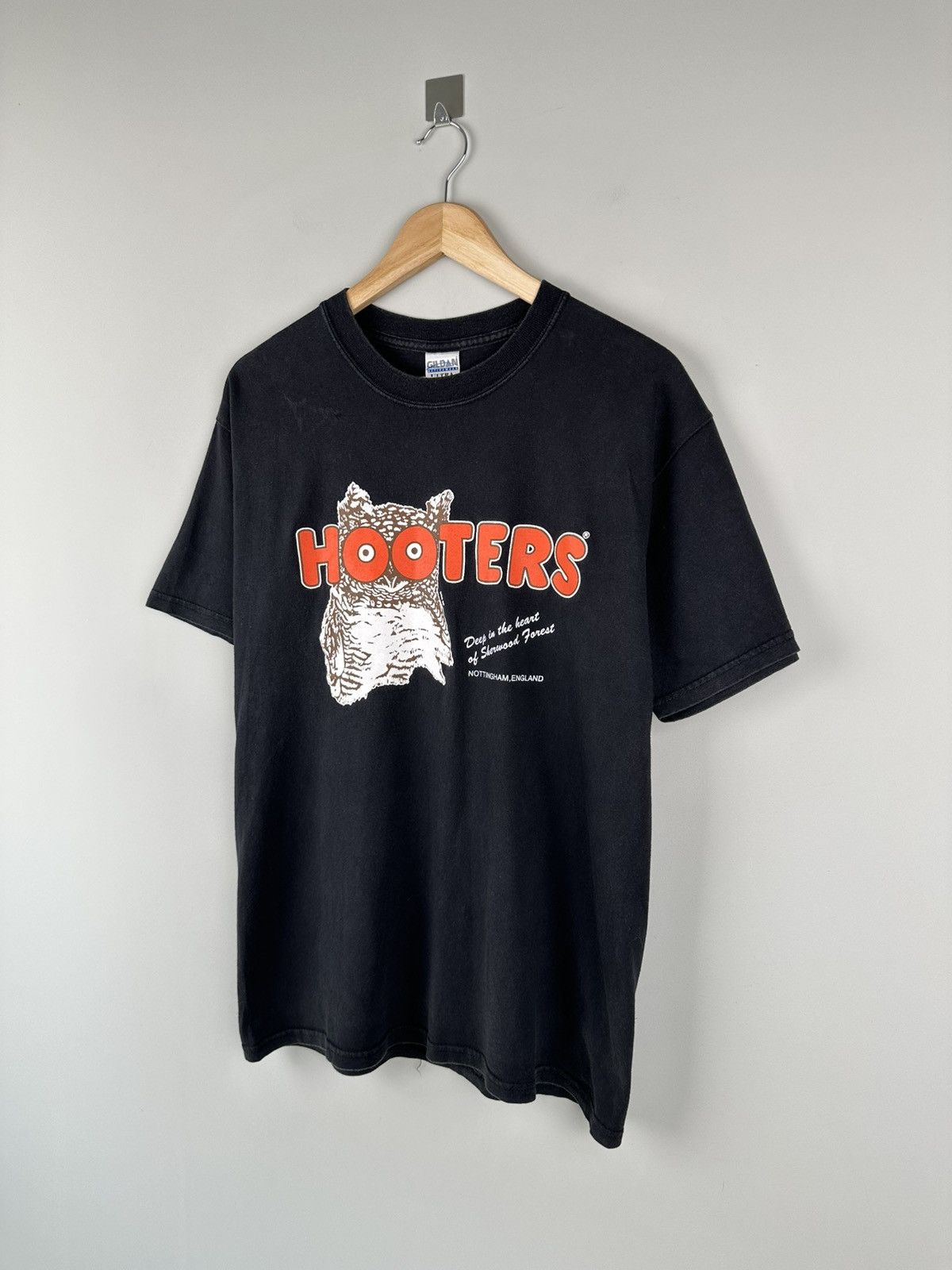 Band Tees × Vintage Vintage Humor Hooters Logo Tee Size US M / EU 48-50 / 2 - 2 Thumbnail