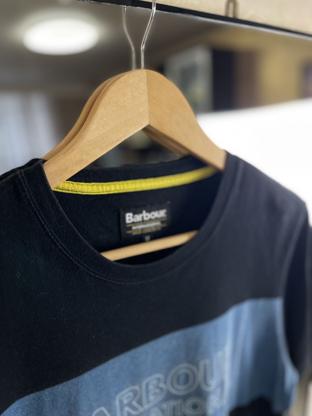 Barbour Barbour International Block Logo Tee Tailored Fit Black Blue Size US M / EU 48-50 / 2 - 2 Thumbnail