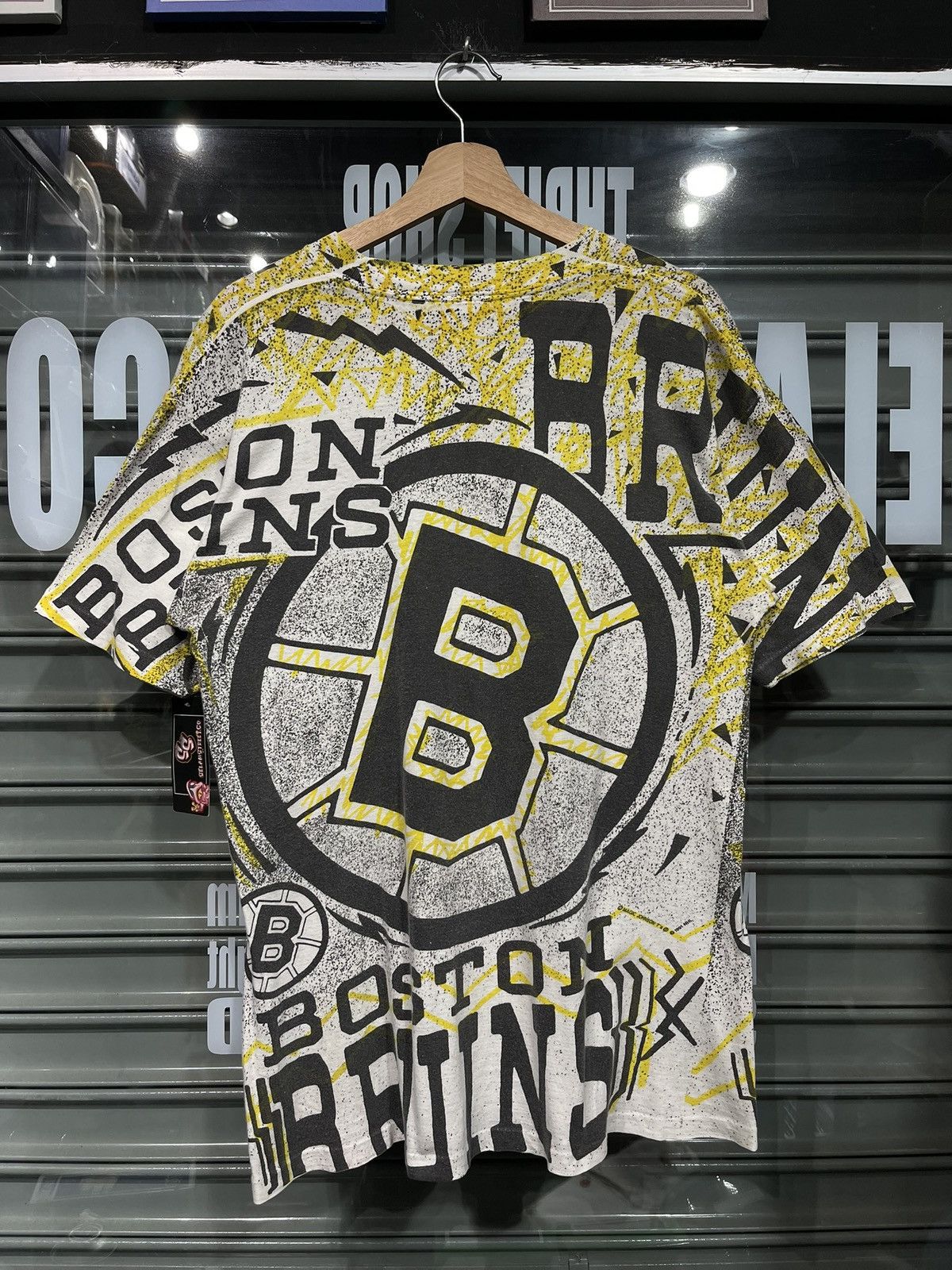 NHL Vintage 90’s AOP Magic Johnson NHL Boston bruins Size US M / EU 48-50 / 2 - 4 Thumbnail