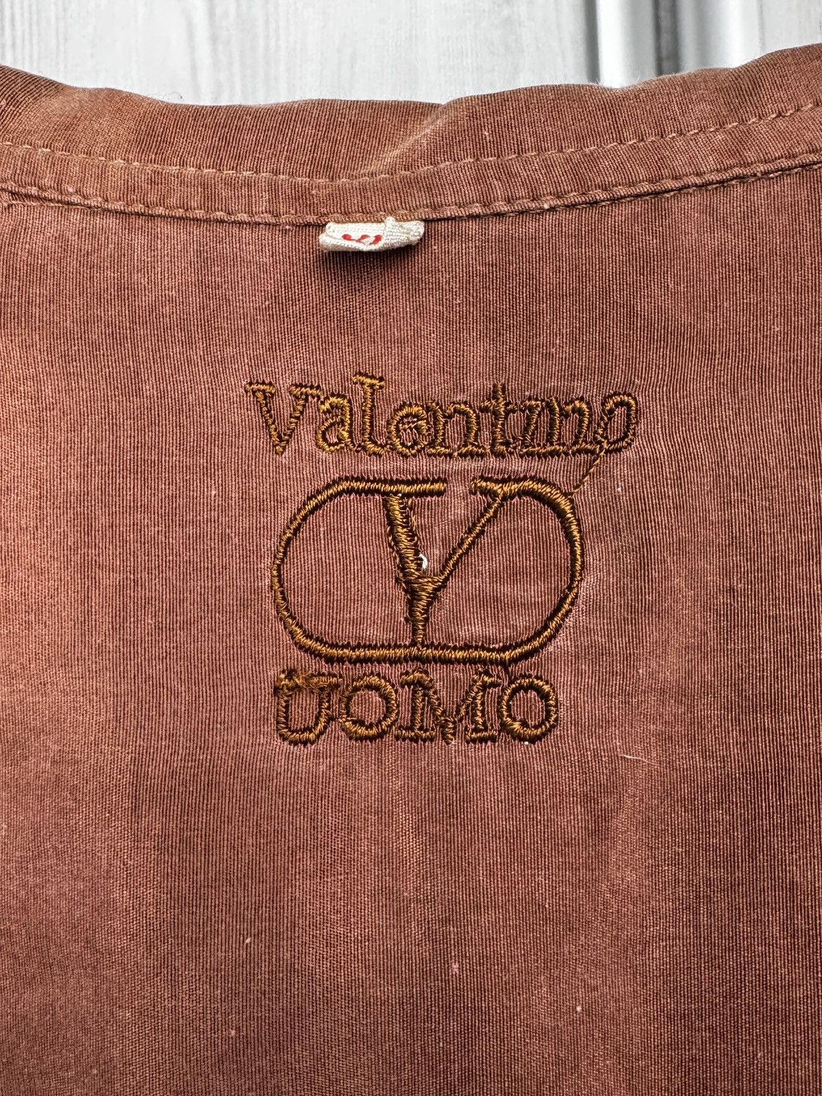 Valentino Valentino Uomo vintage brown rare silk ss shirt size XL Size US XL / EU 56 / 4 - 11 Thumbnail