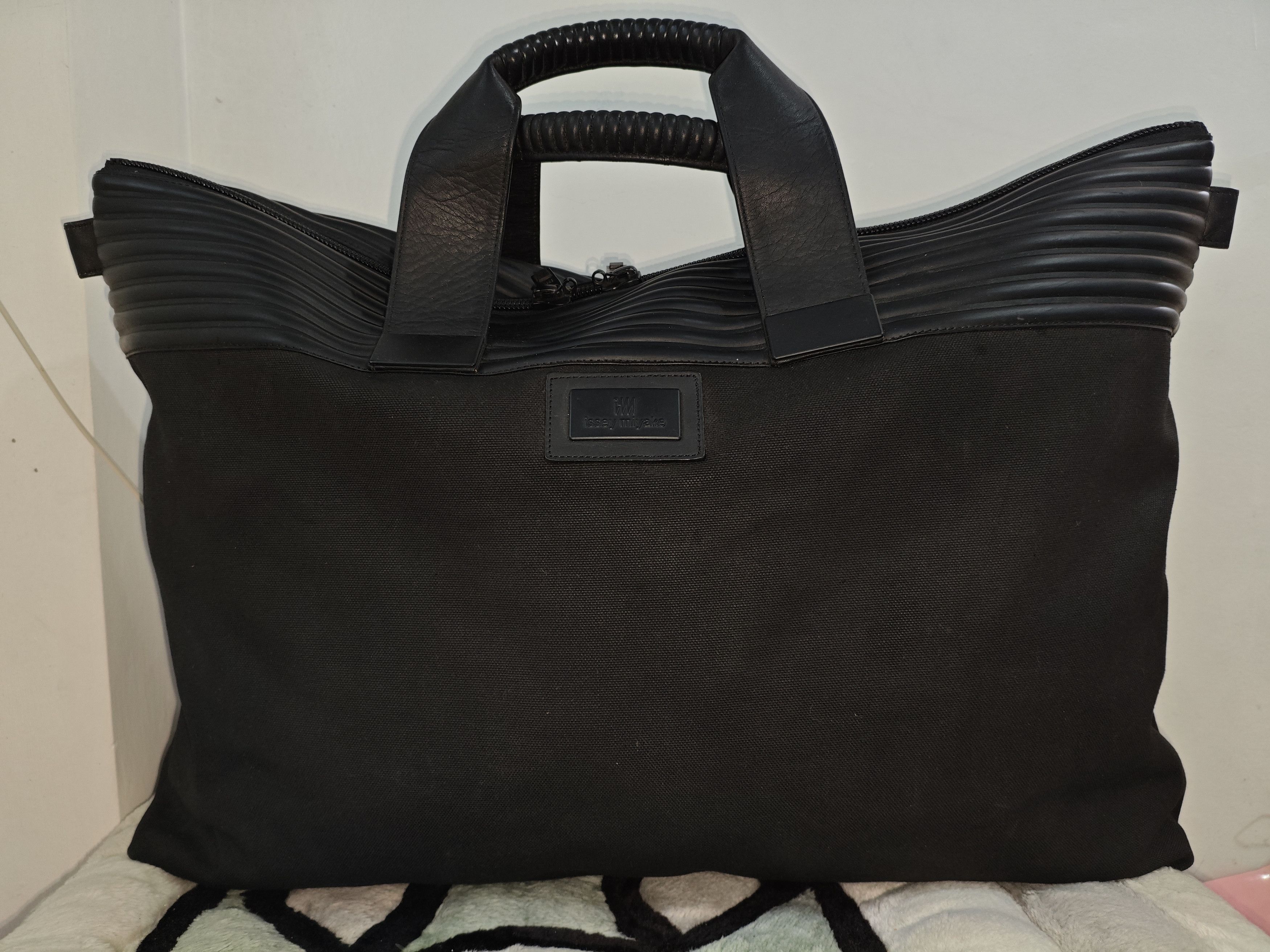 Issey Miyake ISSEY MIYAKE Travel bag Size ONE SIZE - 1 Thumbnail