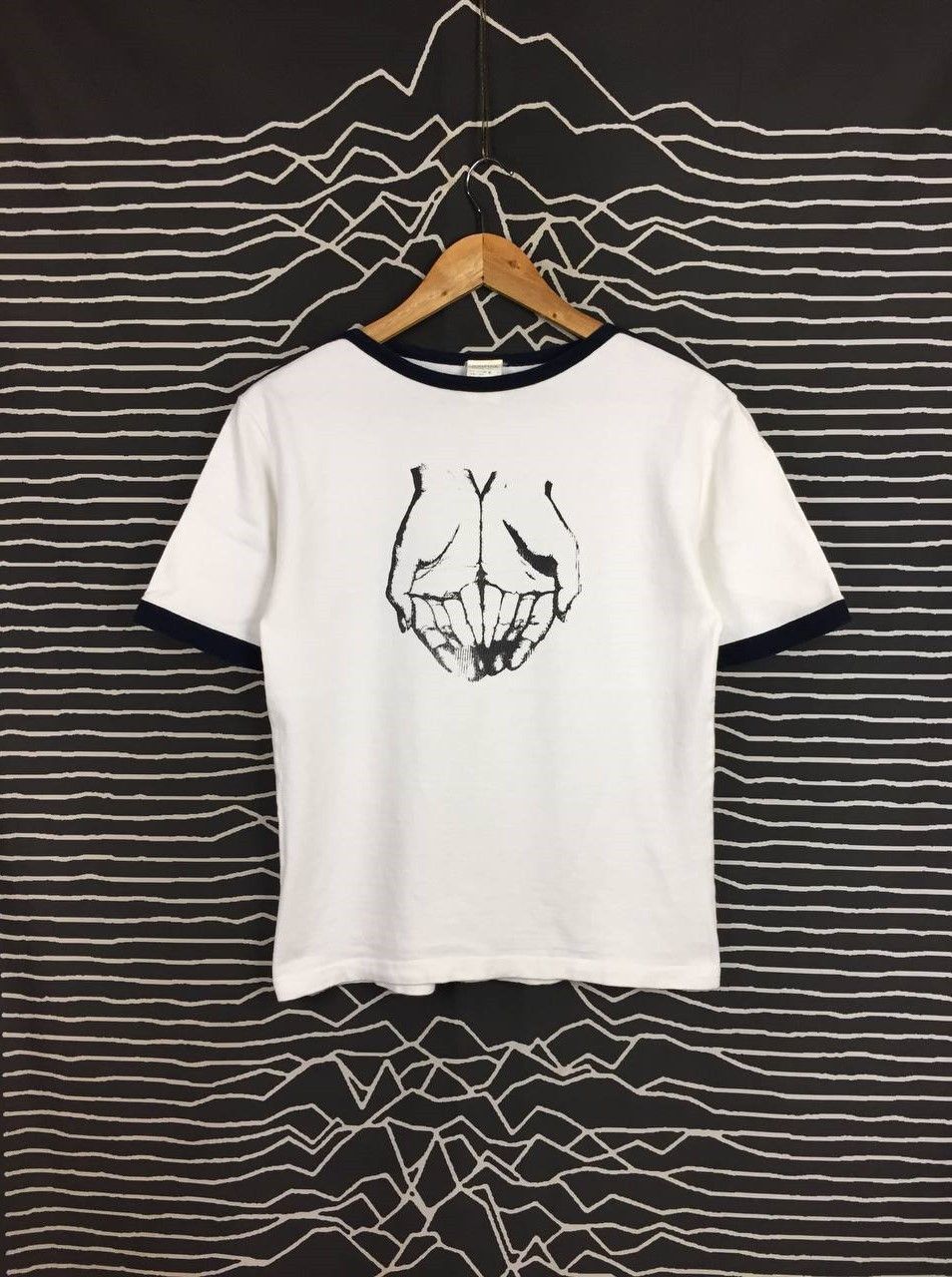 Edifice Japan Edifice Japan Hand Minimalist Ink Artwork Graphic Tee Size US S / EU 44-46 / 1 - 2 Thumbnail
