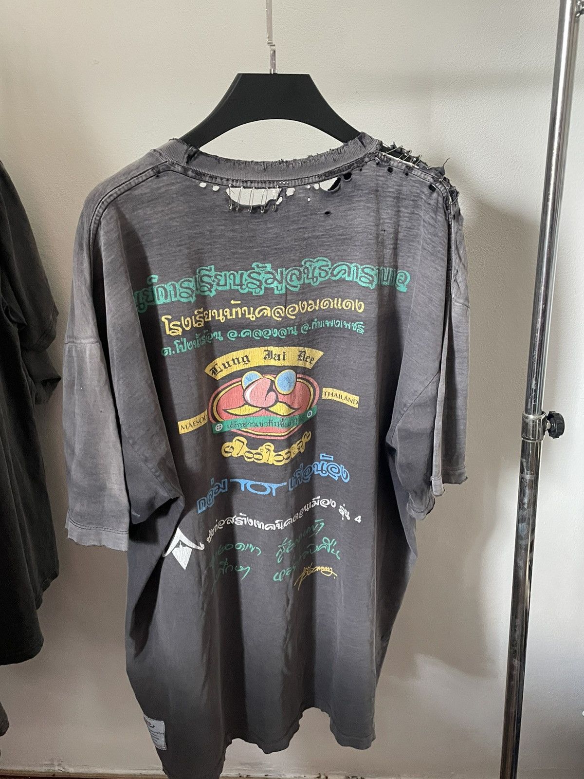 Vintage Vintage Faded Thai Graphic Distressed Tee 00s’ Size US XL / EU 56 / 4 - 5 Thumbnail