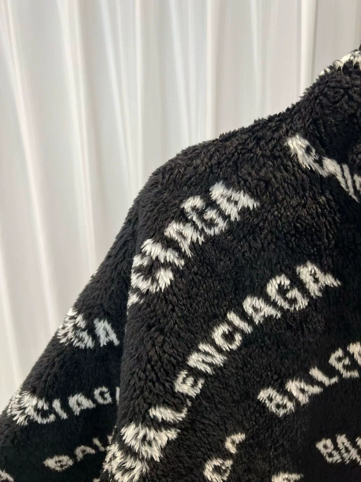 Balenciaga Balenciaga Black White Letter Teddy Coat Size US S / EU 44-46 / 1 - 4 Thumbnail