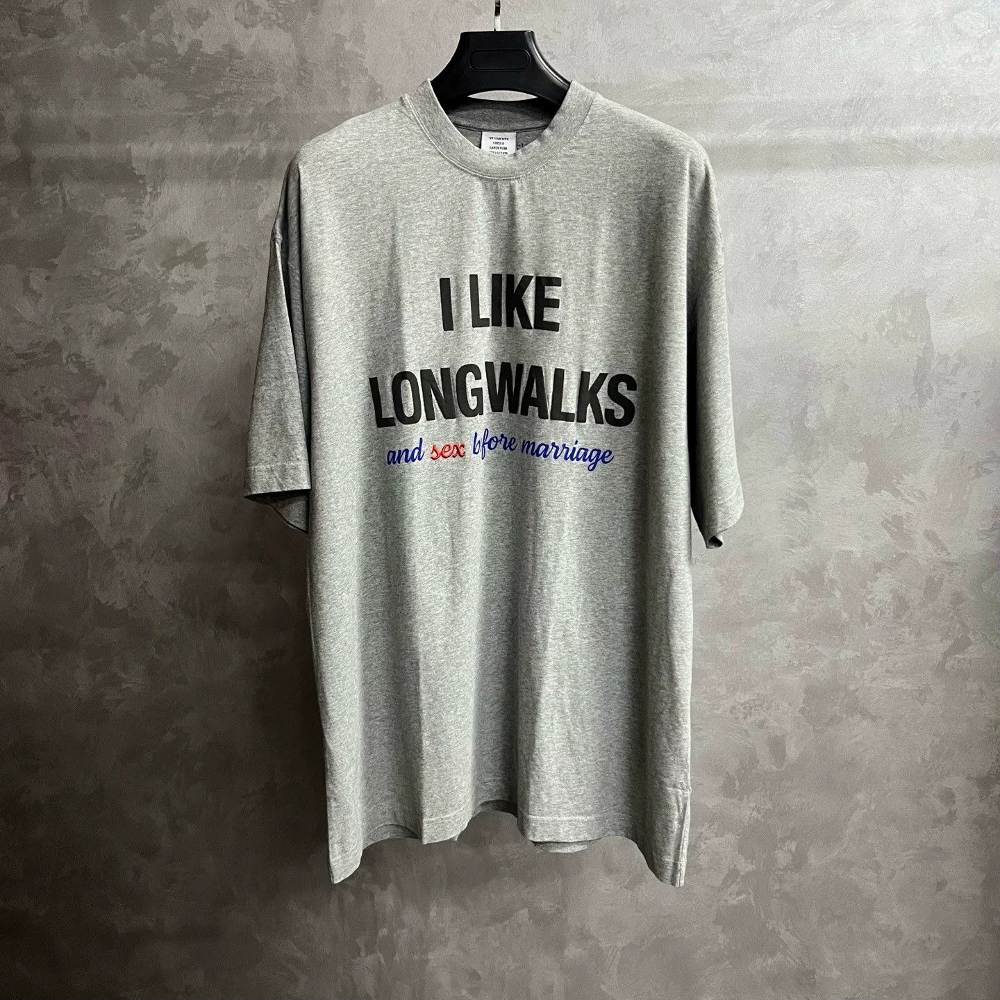Vetements Vetements Gray Letter Print Crewneck T-Shirt Size US M / EU 48-50 / 2 - 1 Thumbnail