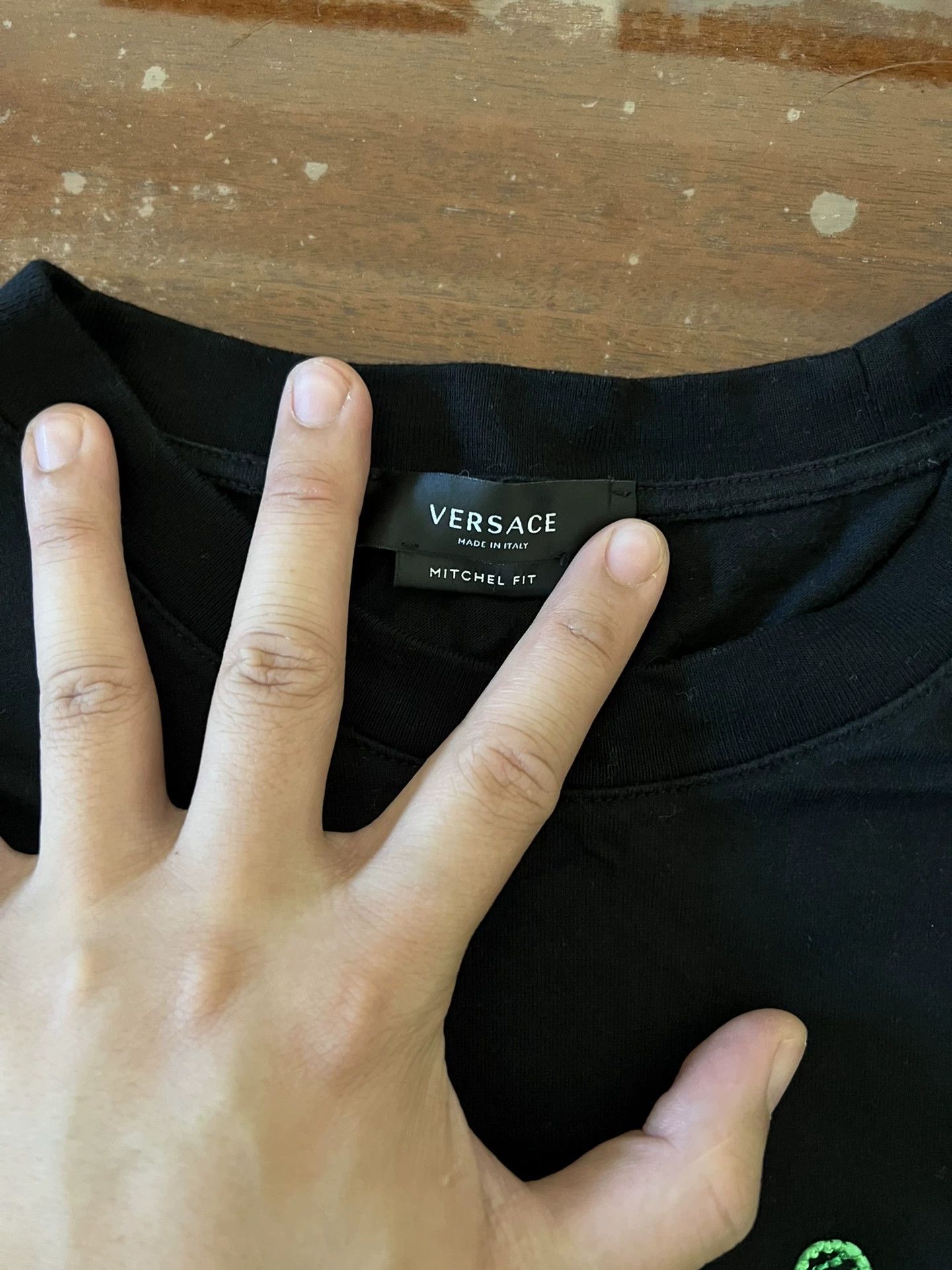 Versace Versace Embroidered Logo Tee M (L) 95New Authentic Size US M / EU 48-50 / 2 - 2 Thumbnail
