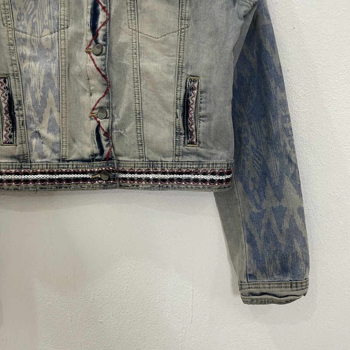 Desigual Vintage Desigual Art Motive Distressed Denim Jacket Size L / US 10 / IT 46 - 2 Thumbnail
