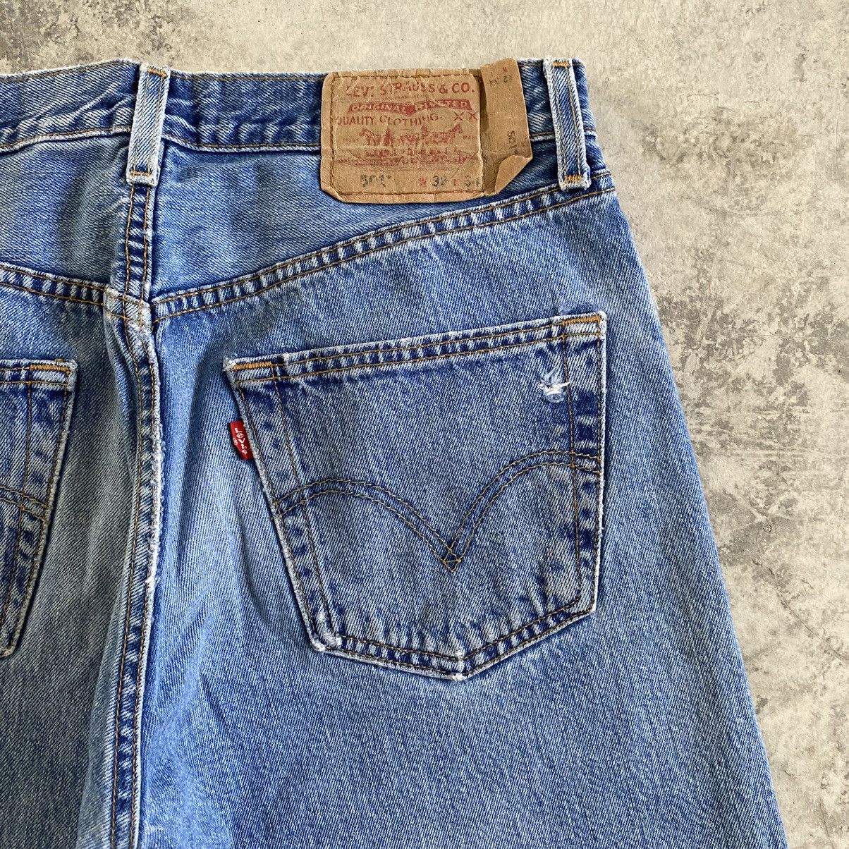 Levi's Vintage Levis 501 Stonewashed Powder Blue Denim Jeans Size US 30 / EU 46 - 20 Thumbnail