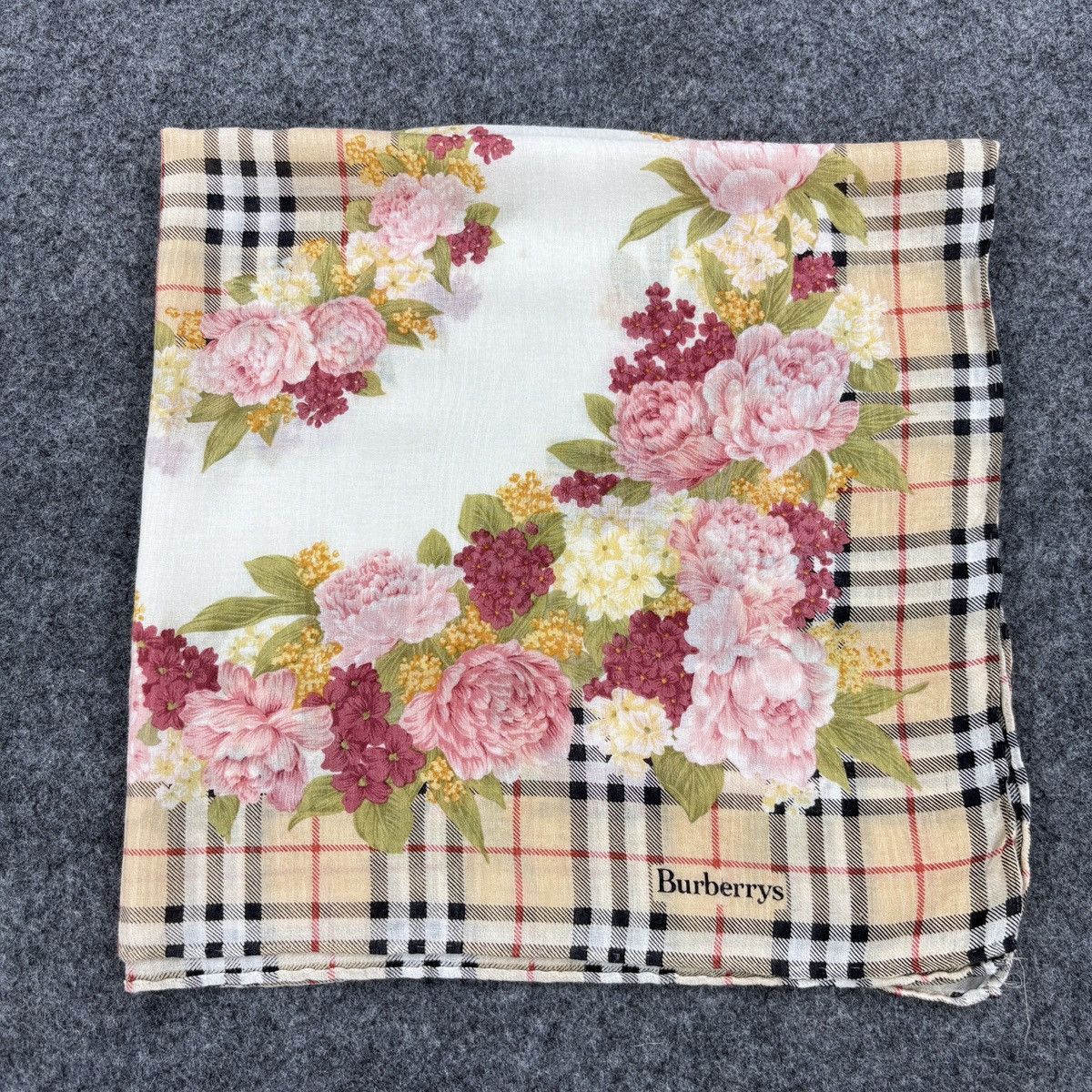 Burberry × Vintage Handkerchief # E034 # Bandana # Neckerchief Size ONE SIZE - 7 Thumbnail