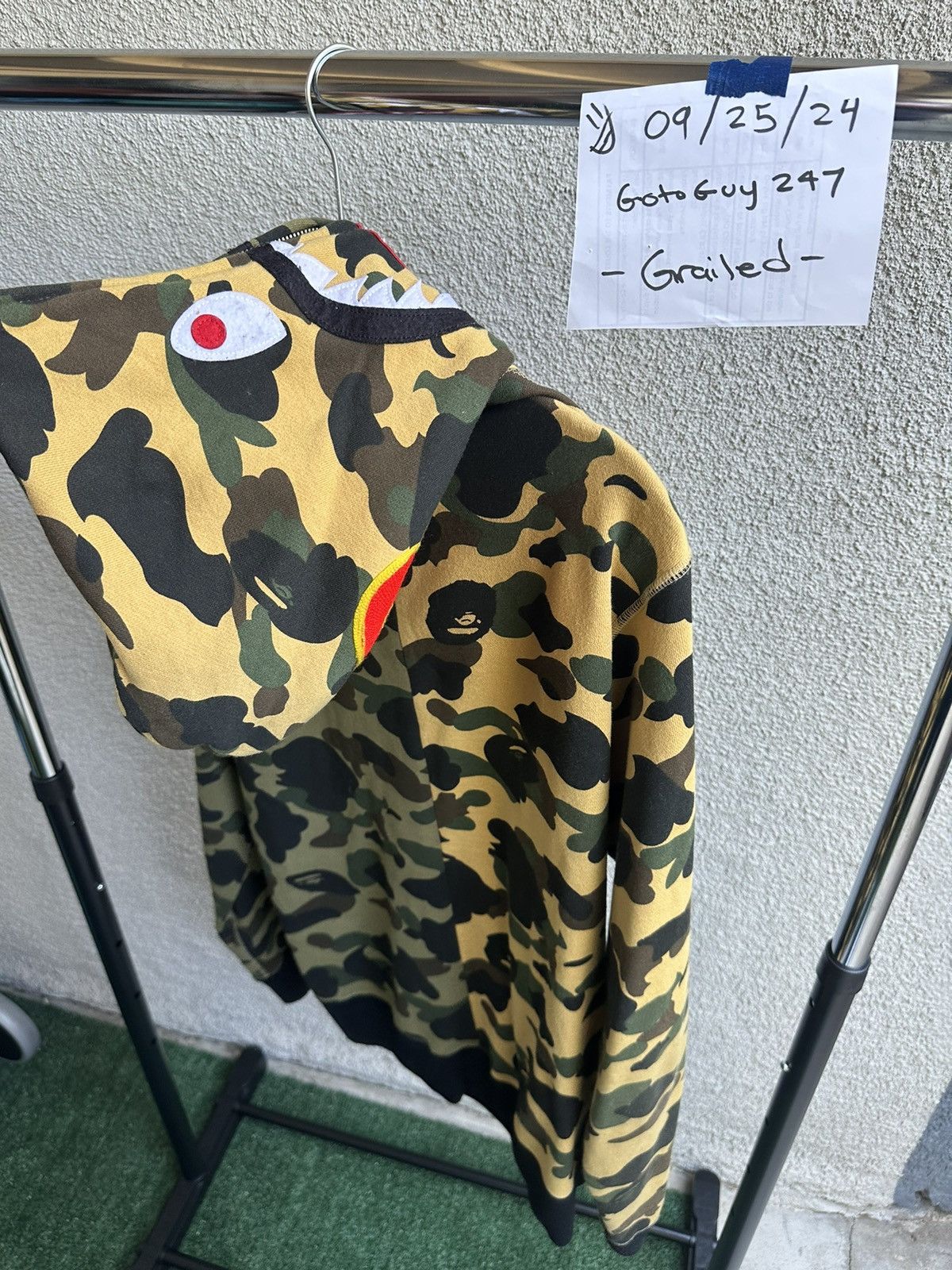Bape **BAPE Split Camo Shark Hoodie** Size US XXL / EU 58 / 5 - 3 Thumbnail
