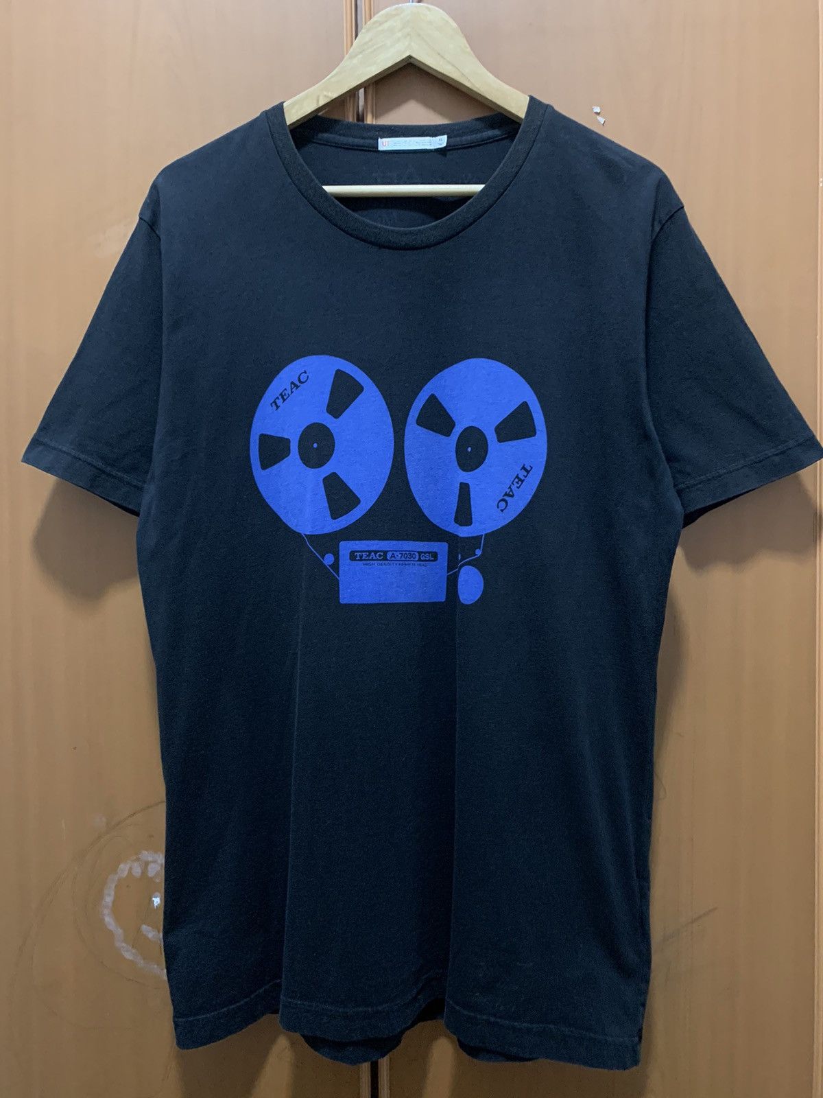 Uniqlo Uniclo TEAC A-7030 GSL Graphic Tee Size US XL / EU 56 / 4 - 1 Thumbnail