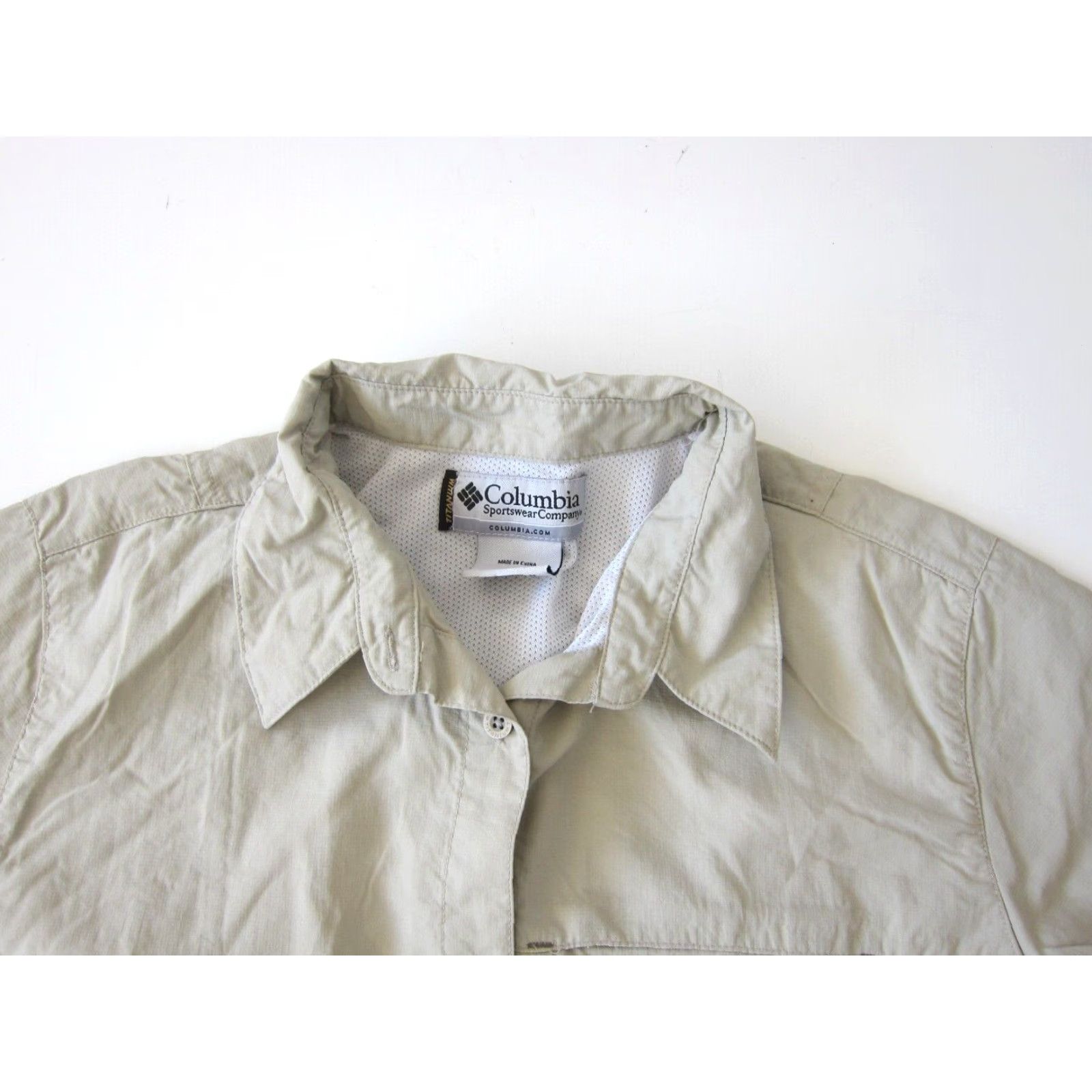 Vintage Columbia Nylon Beige Brown Vent Zip Pocket Button Down Short Sleeve Blouse XL Size XL / US 12-14 / IT 48-50 - 3 Thumbnail