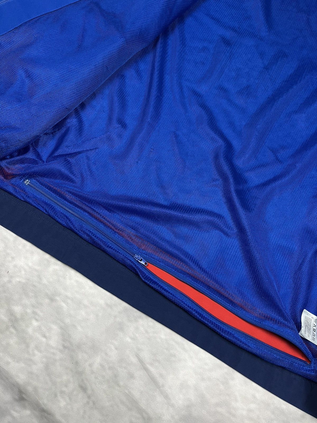 Adidas Adidas Manchester United 2015-16 Packable Windbreaker AON M Size US M / EU 48-50 / 2 - 11 Thumbnail