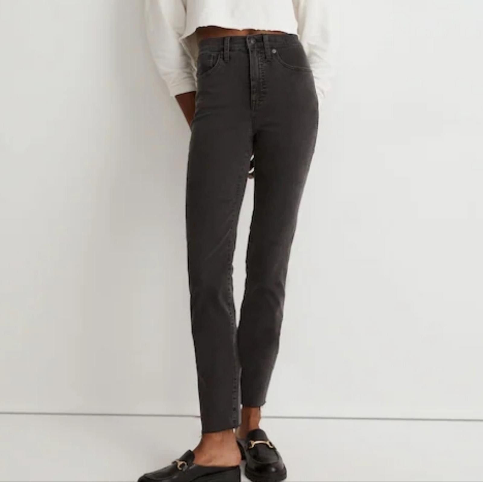 Madewell Madewell Stovepipe Jeans in Banberry Wash: Raw-Hem Edition Size 27" / US 4 / IT 40 - 1 Thumbnail