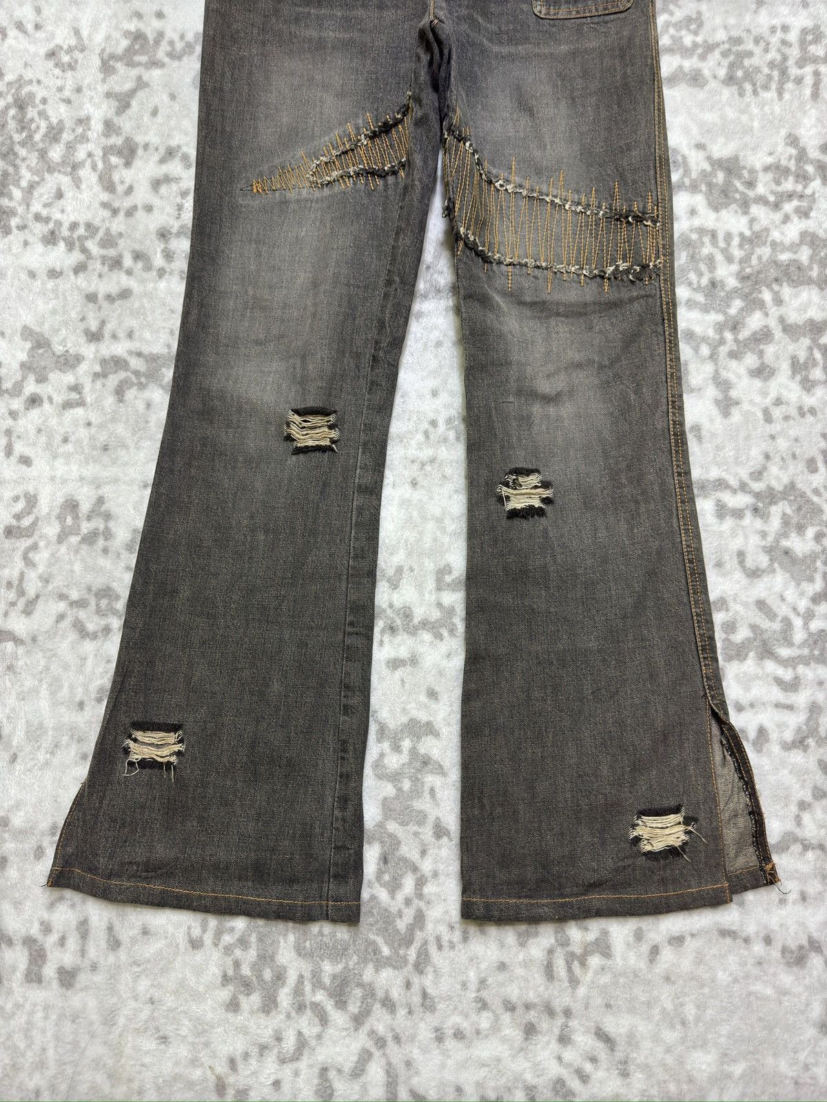 Japanese Brand Y2K Flared Unisex Jeans Gray 5-Pocket Gold Zigzag Stitch Size 26" / US 2 / IT 38 - 6 Thumbnail
