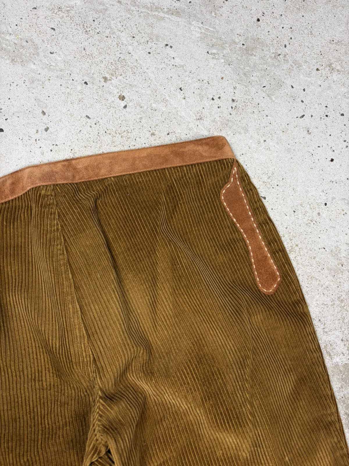 Dolce & Gabbana 2000s Dolce & Gabbana Corduroy Bootcut Pants Suede Leaves Size 30" / US 8 / IT 44 - 19 Thumbnail
