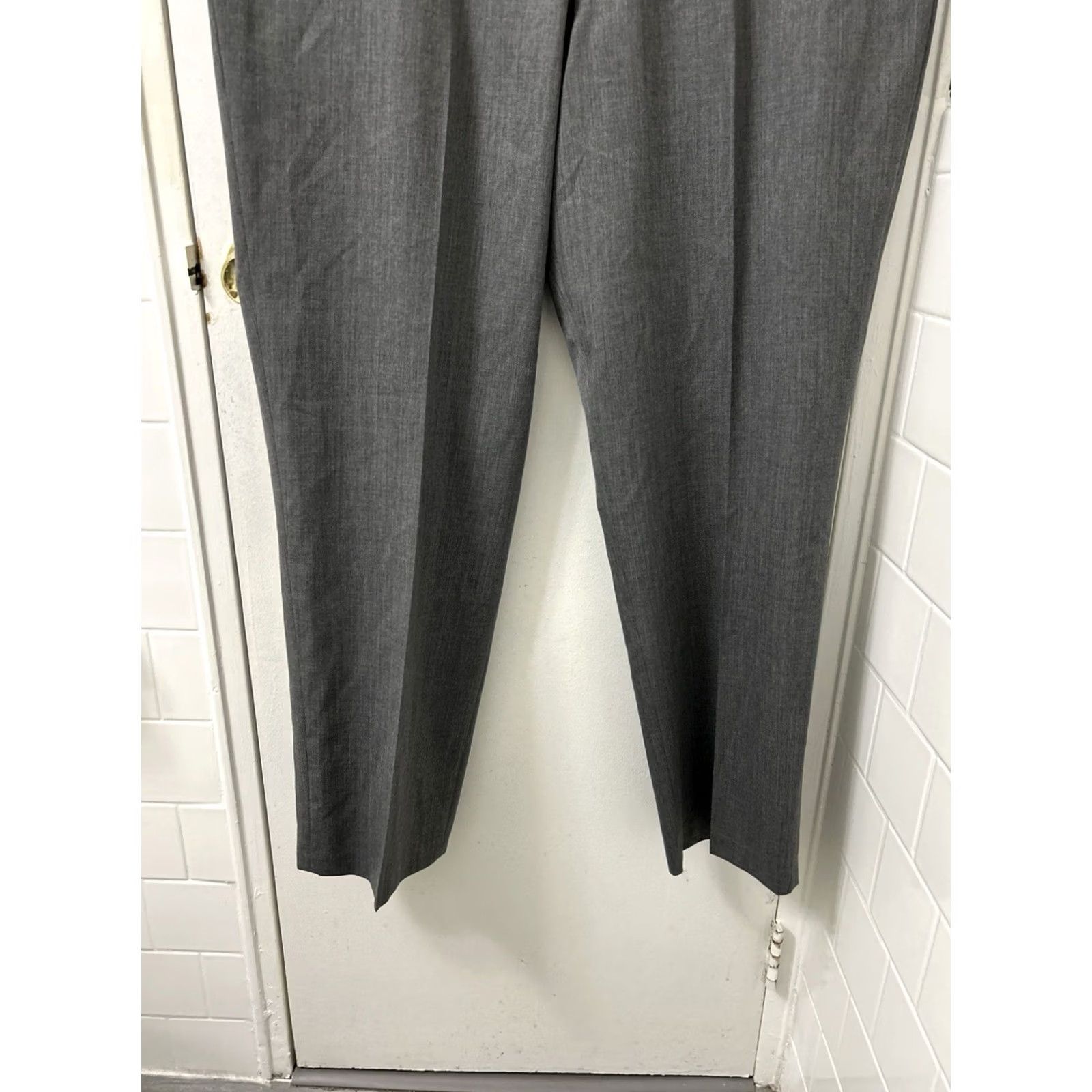 Dockers DOCKERS Dress Pants Mens 40x32 Gray Wool Blend Flat Front Relaxed Fit Dress Pants Mens 40 Gray Wool Blend Flat Front Zipper Button Pockets Size US 40 / EU 56 - 3 Thumbnail