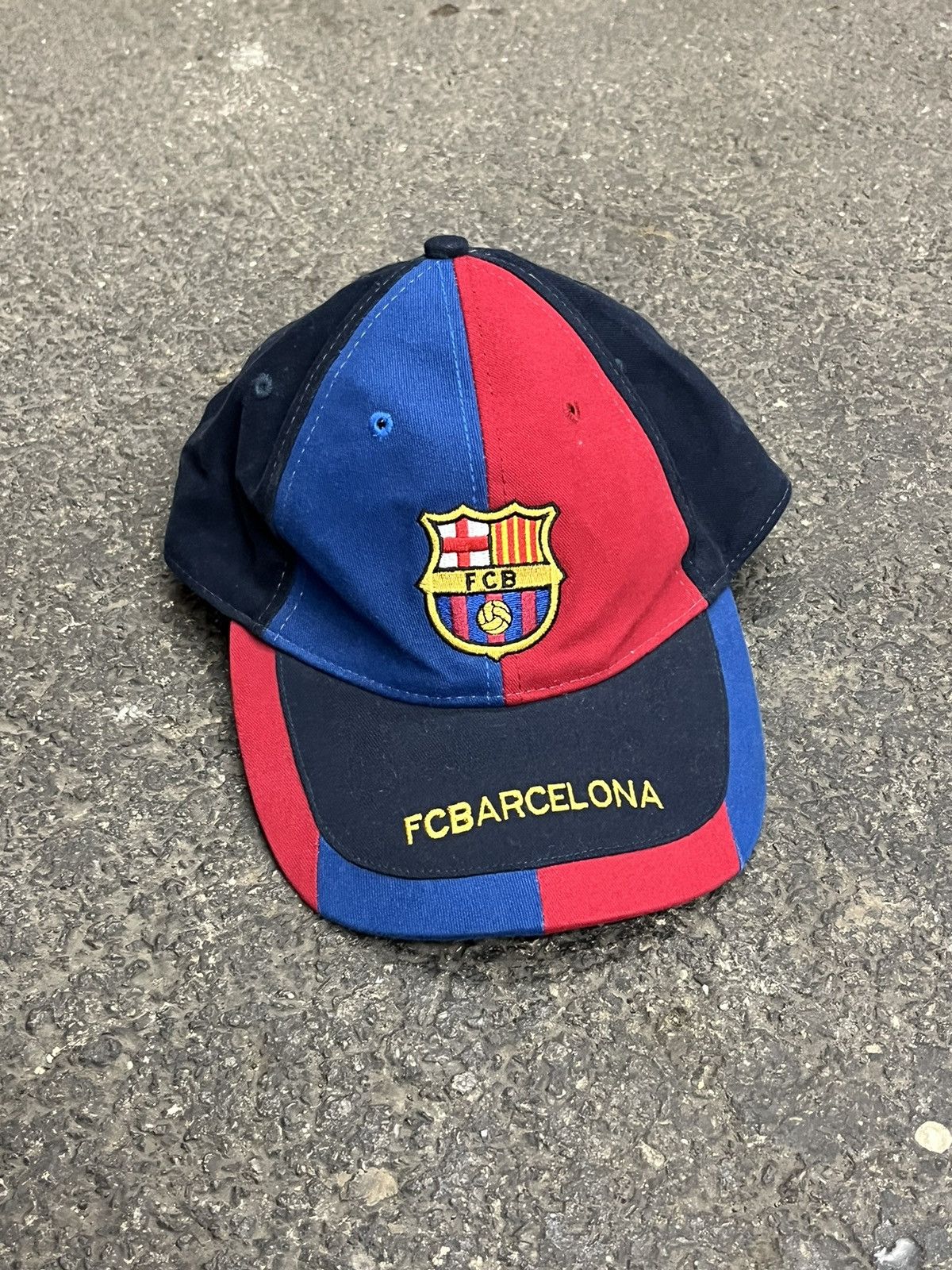 Vintage FC Barcelona vintage cap streetwear hype futbol soccer rare Size ONE SIZE - 2 Thumbnail