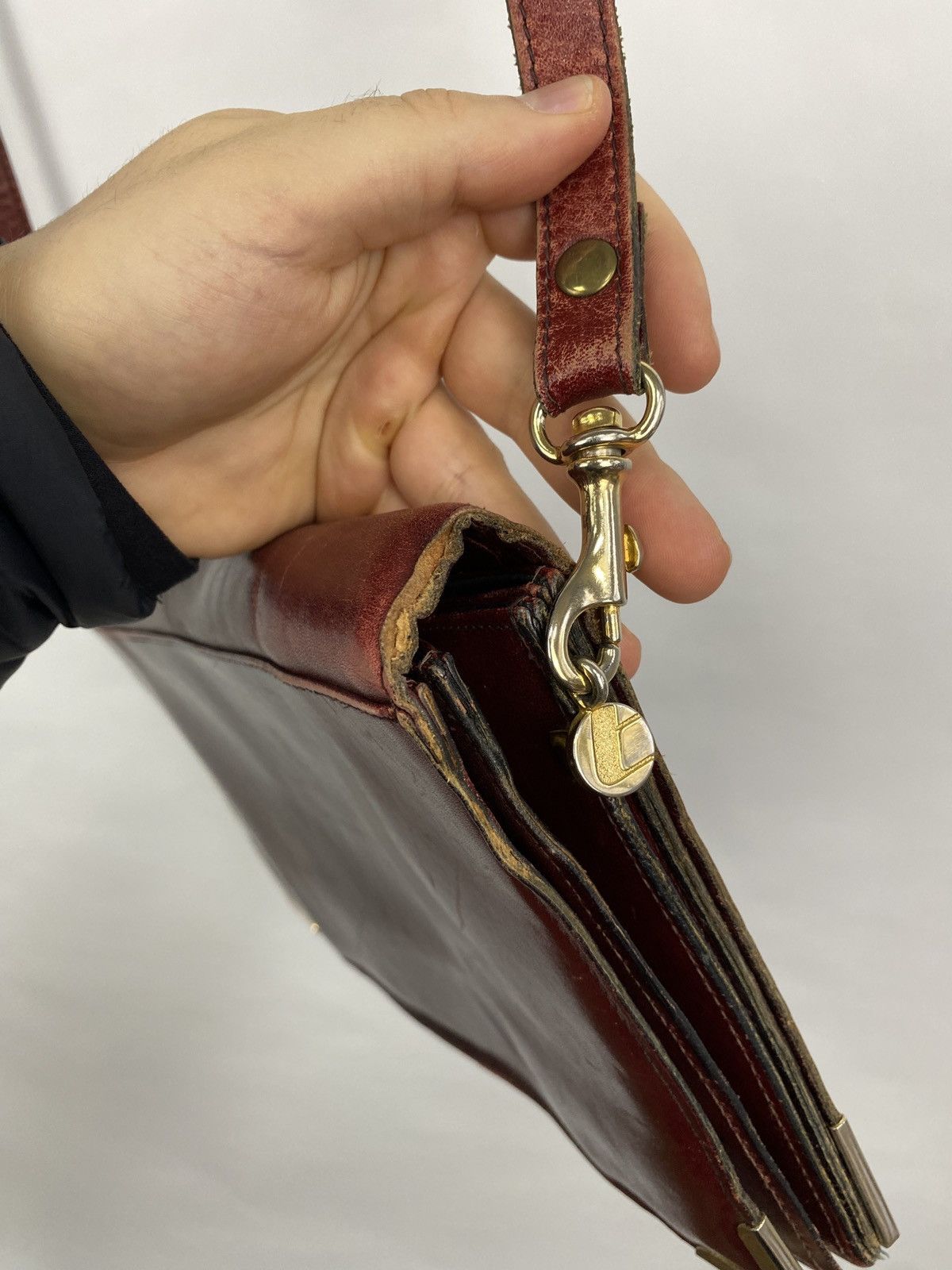 Gucci 🇮🇹 Vintage 1980 Gucci Leather Bag Rare Retro Hype Y2K Size ONE SIZE - 16 Thumbnail