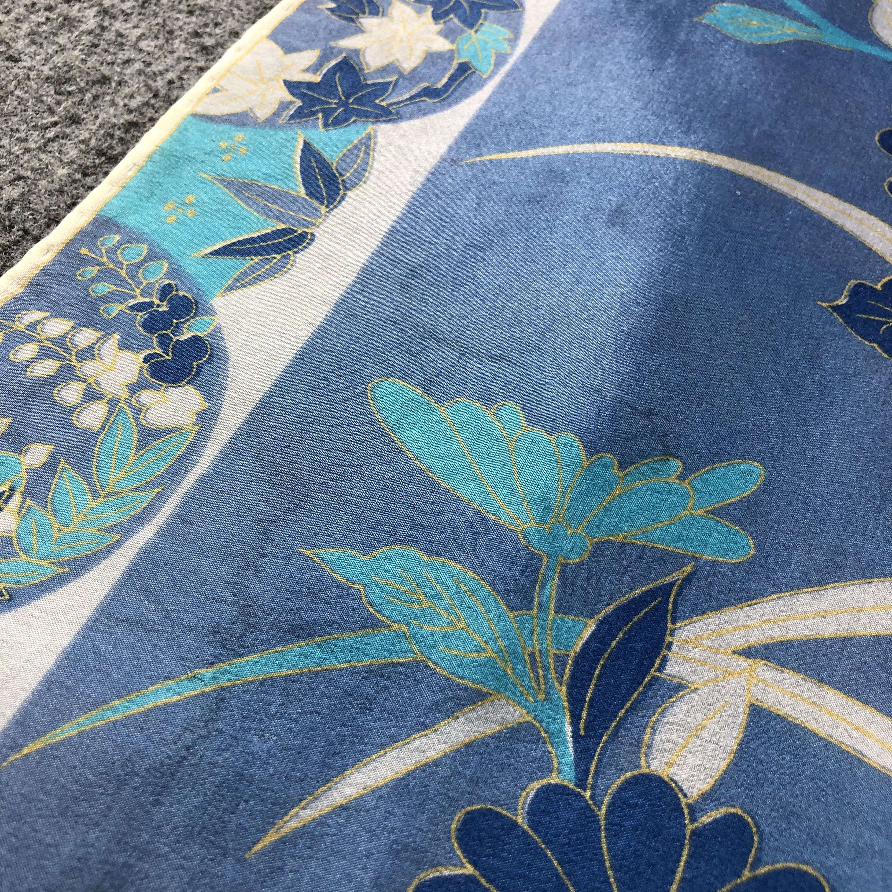 Vintage Vintage Luxury Floral Hand Rolled Silk Scarf M1289 Size ONE SIZE - 7 Thumbnail