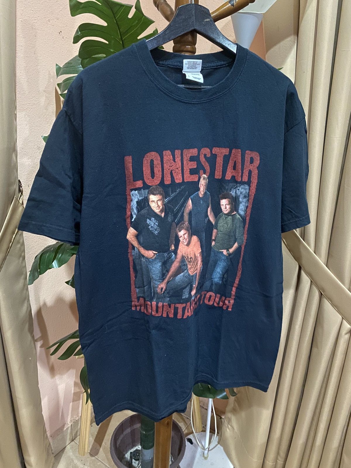 Band Tees LONESTAR Mountains Tour Vintage Concert T-Shirt (2000s) Size US L / EU 52-54 / 3 - 3 Thumbnail