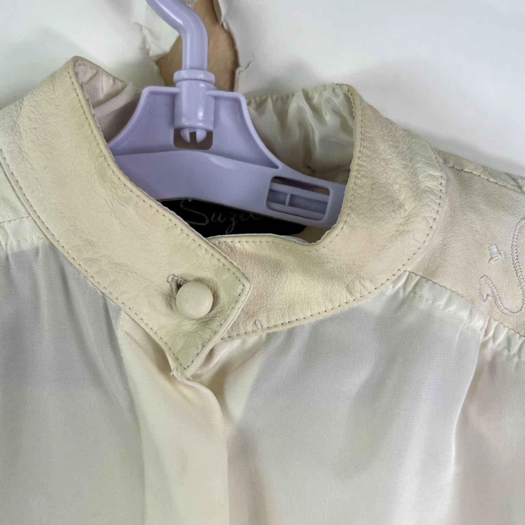 Vintage VINTAGE SUZELLE Blouse Button-Up Ivory Embroidered Chiffon Polyester Balloon Sleeve 6 Suzelle Women Shirt Casual Womens Size M / US 6-8 / IT 42-44 - 3 Thumbnail
