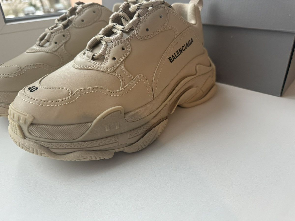 Balenciaga Balenciaga Triple s Beige Uk6 EU40 Box included! Size US 7 / EU 40 - 5 Thumbnail