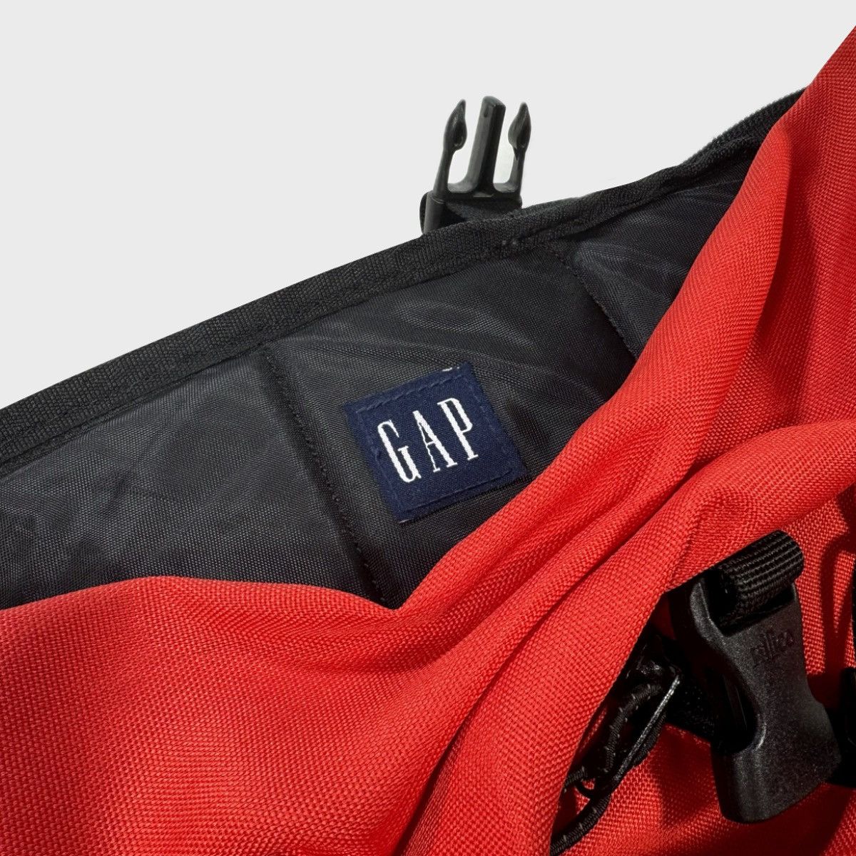 Gap × Vintage 2000's vintage Gap technical red Slingbag Size ONE SIZE - 5 Thumbnail