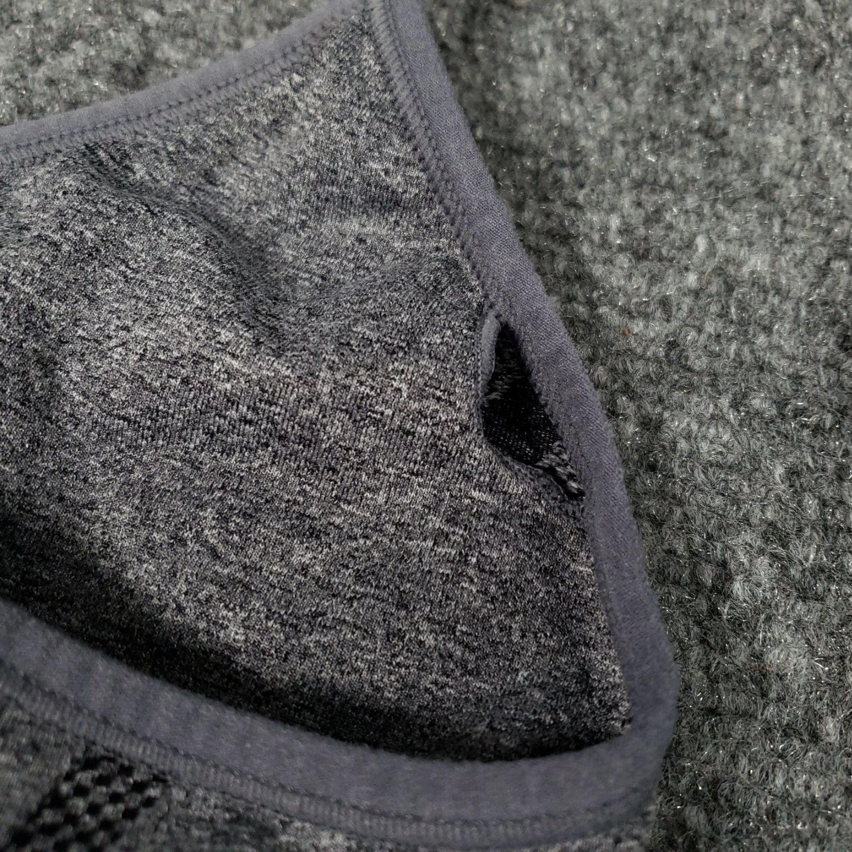Reebok Reebok Sports Bra Womens XS Gray Pullover Wireless Unpadded Nylon Blend Activewear Crossback Back Closure Breathable Logo Straps Adjustable XS Womens Size XS / US 0-2 / IT 36-38 - 3 Thumbnail