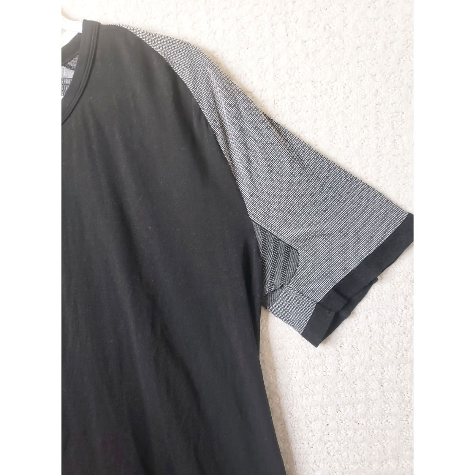 Vintage Xoskin Black Gray Athletic Compression Shirt Men's XXL Short Sleeve Pullover Size US XXL / EU 58 / 5 - 3 Thumbnail