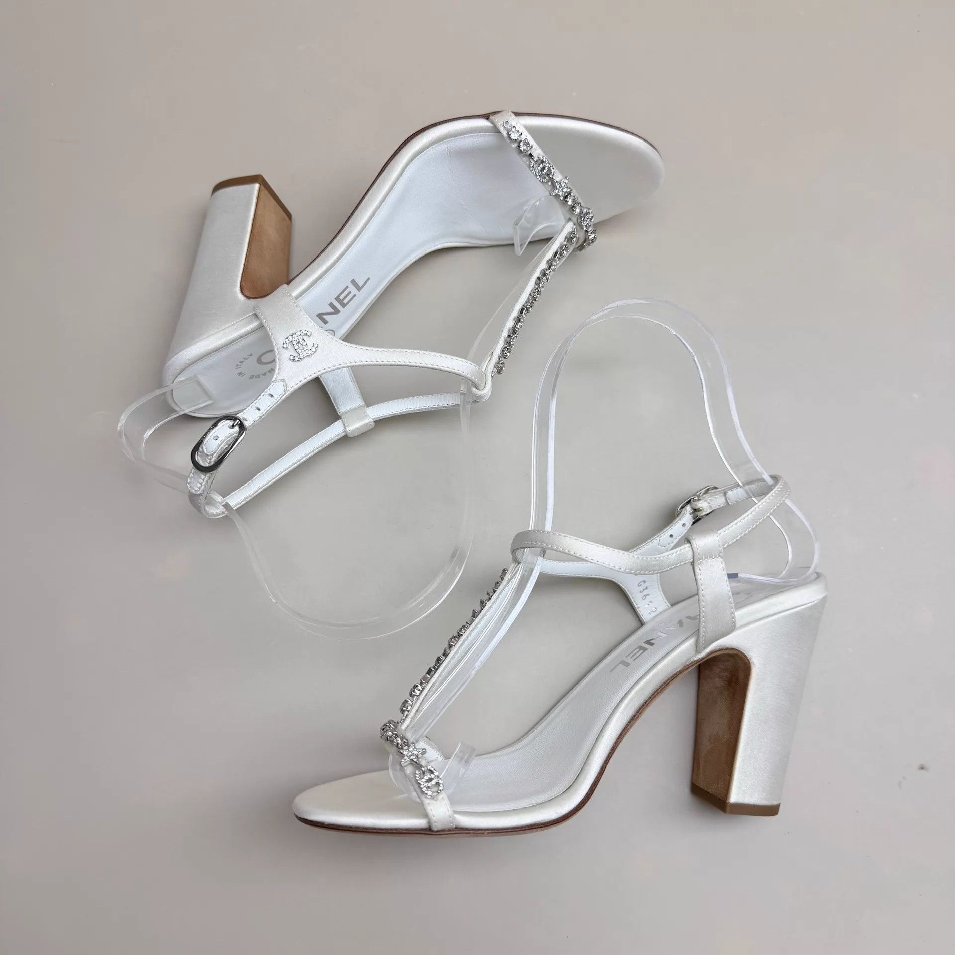 Chanel CHANEL White CC Chain High Heel Sandals 35 Size US 4.5 / IT 34.5 - 5 Thumbnail