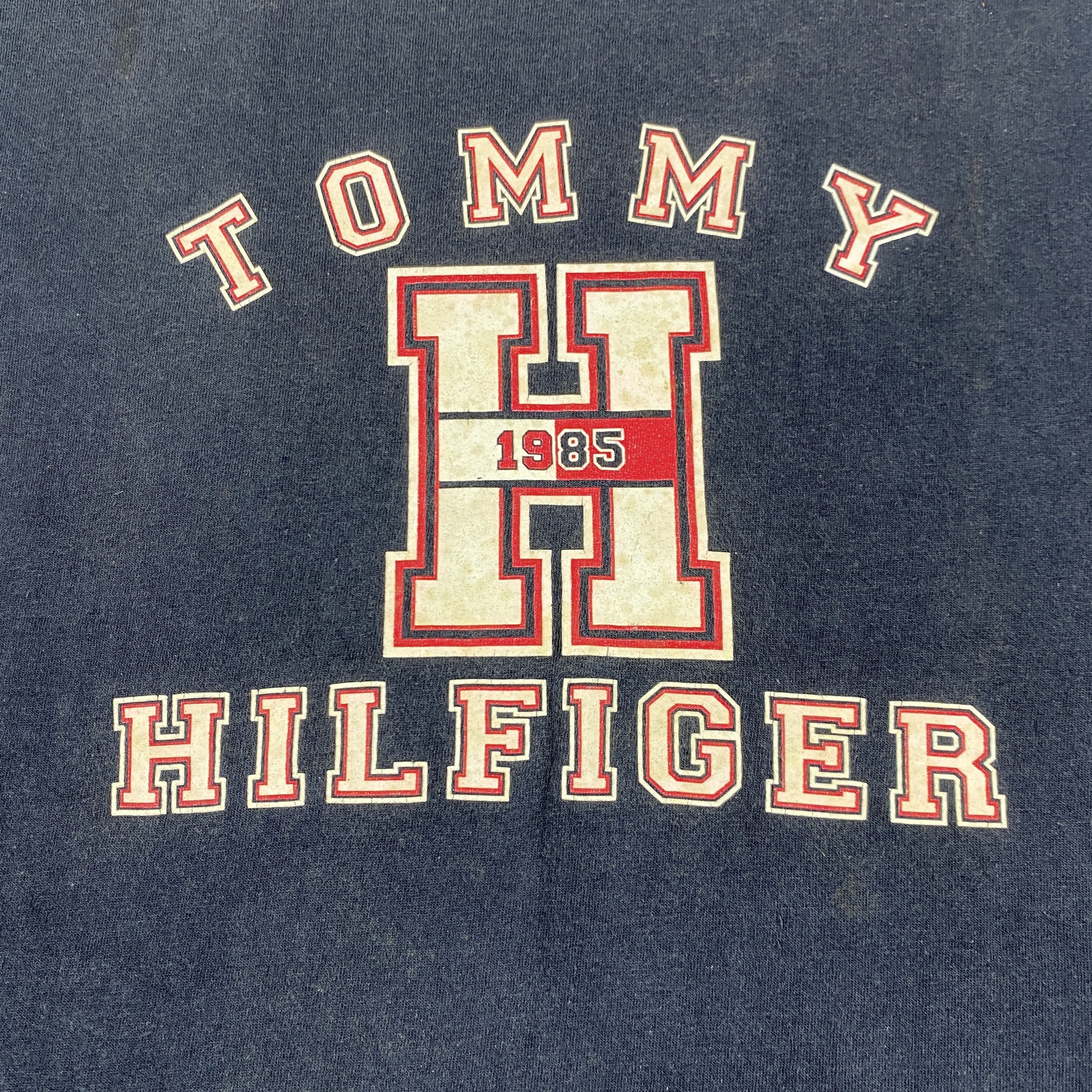 Tommy Hilfiger Vintage Tommy Hilfiger Spell Out Large T-shirt -D026 Size US L / EU 52-54 / 3 - 3 Thumbnail