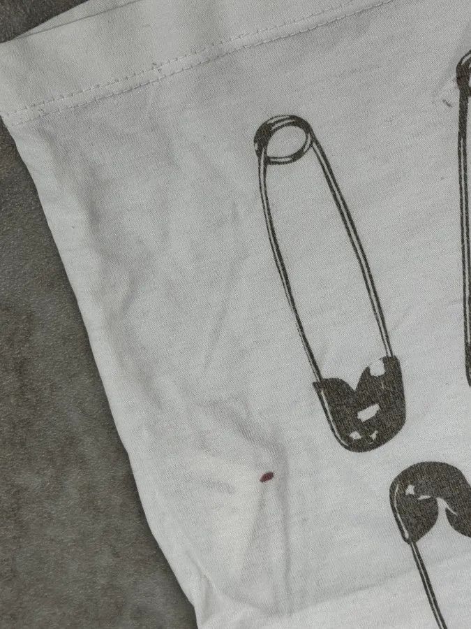 Dsquared2 2010s Dsquared2 White Safety Pin T-Shirt Size US S / EU 44-46 / 1 - 8 Thumbnail