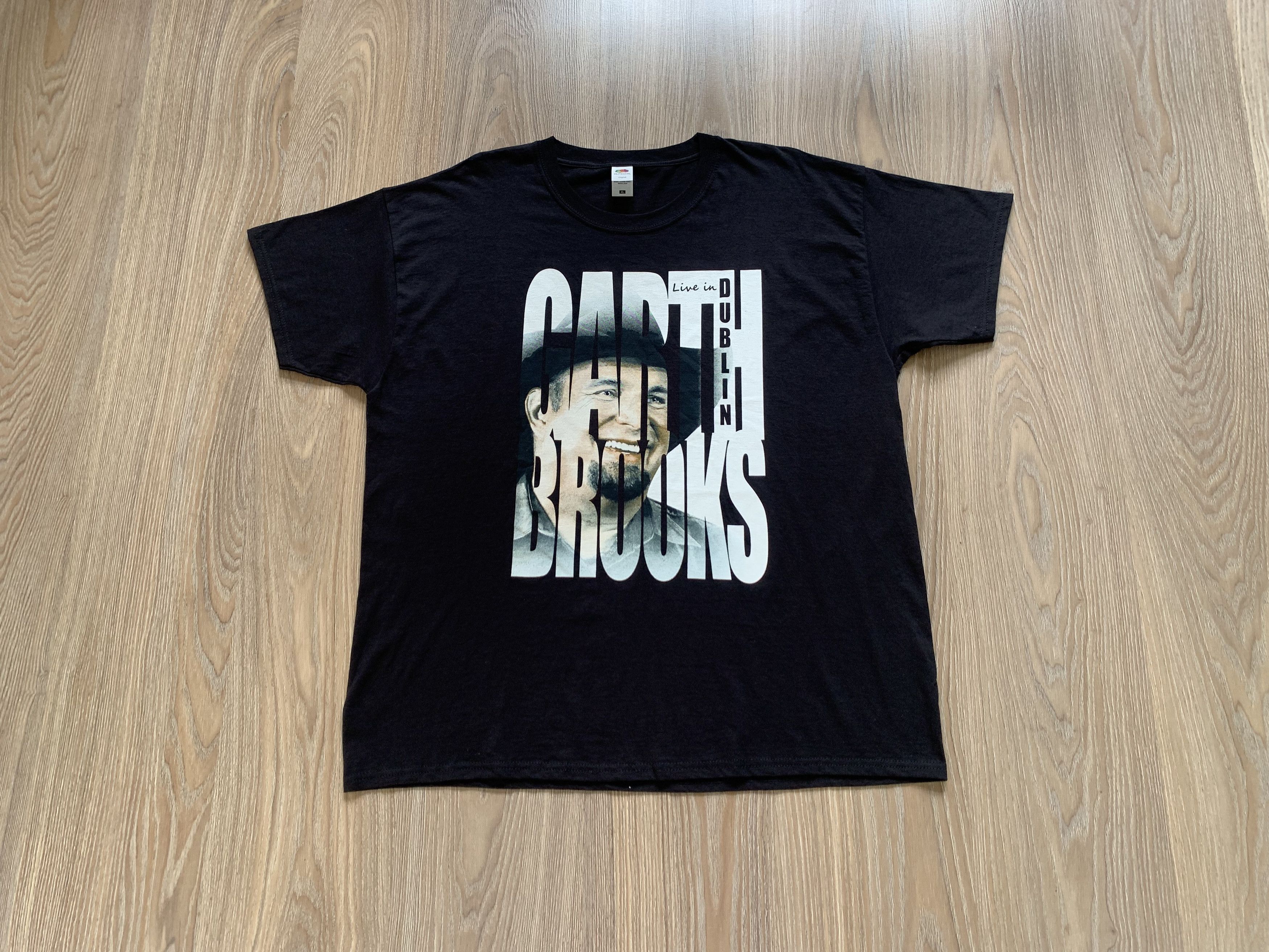 Fruit Of The Loom Garth Brooks Live In Dublin Band Tour T Shirt Size US XL / EU 56 / 4 - 1 Thumbnail